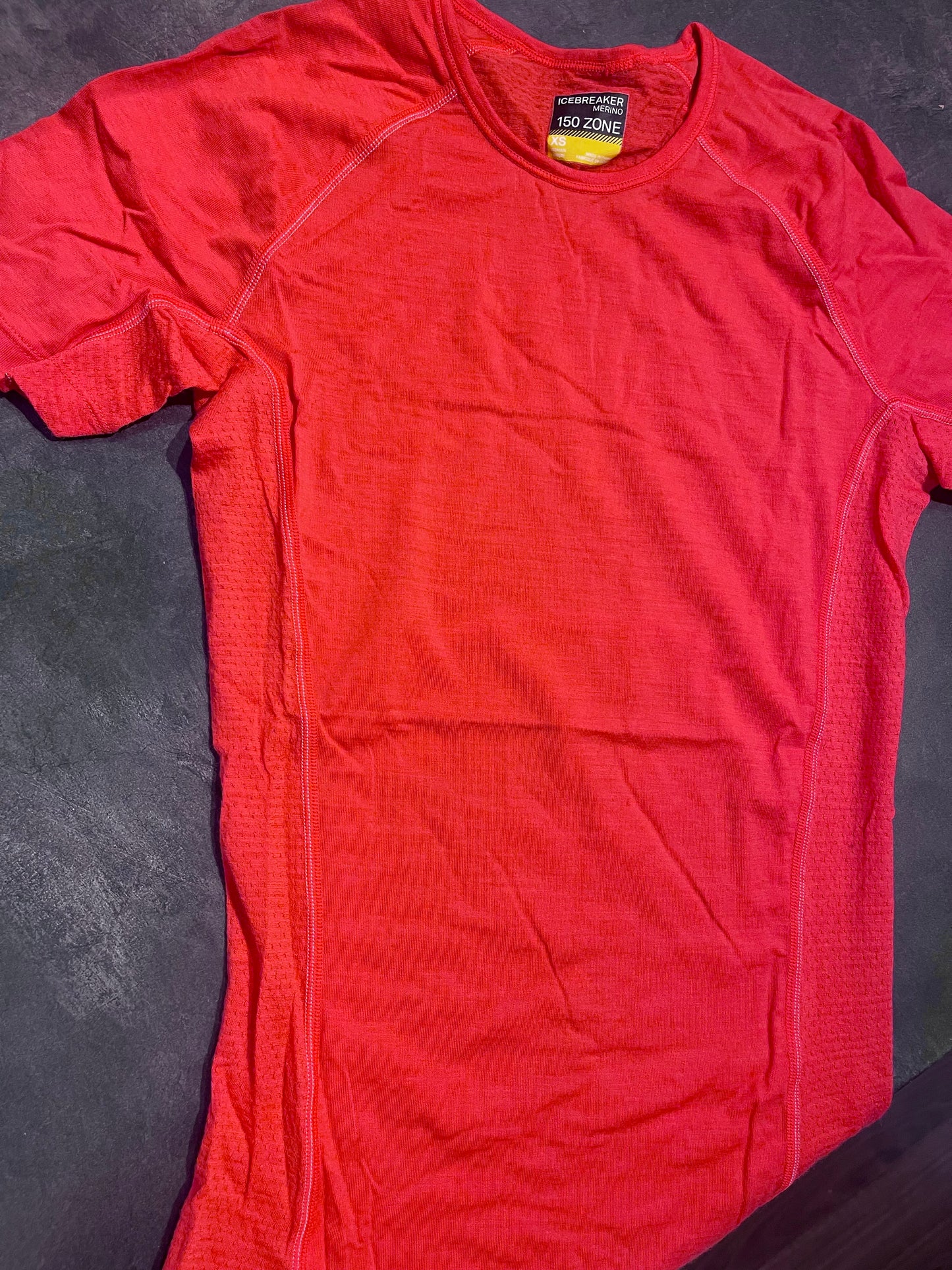 T-Shirt von Icebreaker Merino XS Magenta korallenrot - wanderlich.com