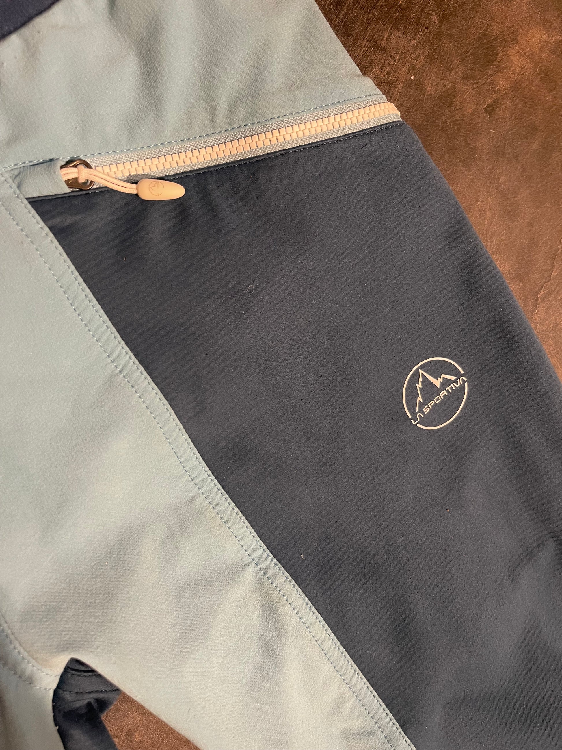 Softshell Hose La Sportiva (M Damen) Stretch blau - wanderlich.com