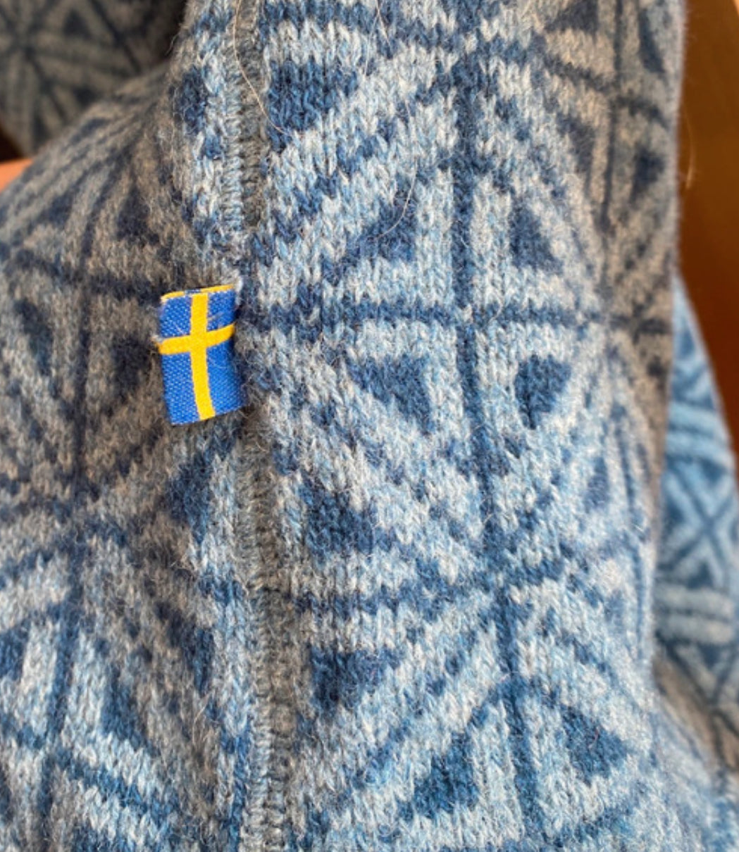 Strick Jacke Fjällräven ( M bis L) pure Wolle blau gemustert