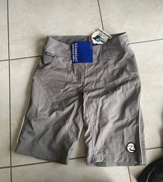 2in1 MTB Radshorts von Maloja (M Damen) grau innen gepolstert