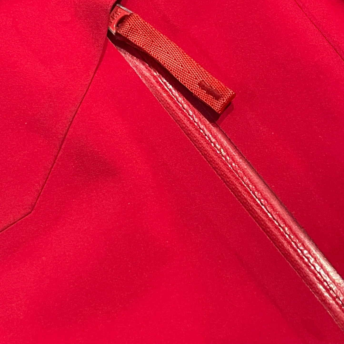 Hardshell Jacke von Arcteryx Beta AR (S Damen) pink-rot