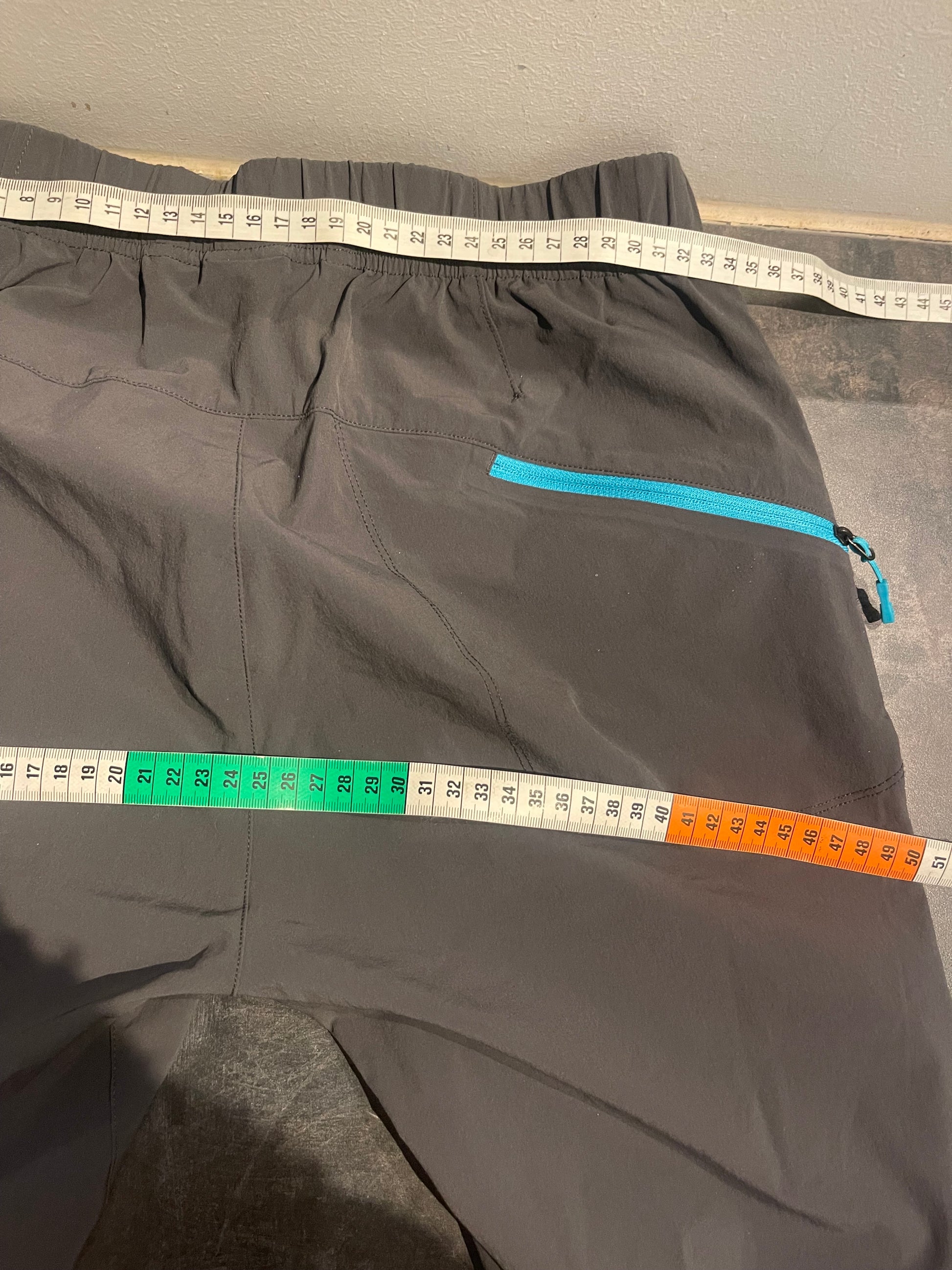 Leichte Trekking Hose von Haglöfs (M Damen) Anthrazit grau - wanderlich.com
