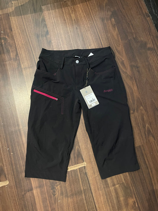 Capri Shorts von Bergans (S Damen) kurze Trekking Hose schwarz