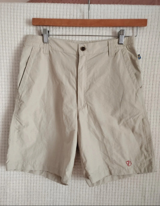 Kurze Trekking Hose Shorts von Fjällräven (M Damen) creme