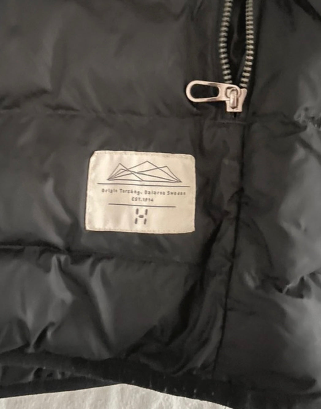 Isolations Jacke von Haglöfs (M Herren) Kapuzen Steppjacke Kunstdaune schwarz