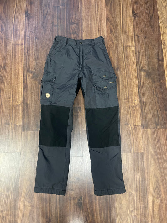 Gefütterte Trekking Hose von Fjällräven (XS Damen) Anthrazit - wanderlich.com