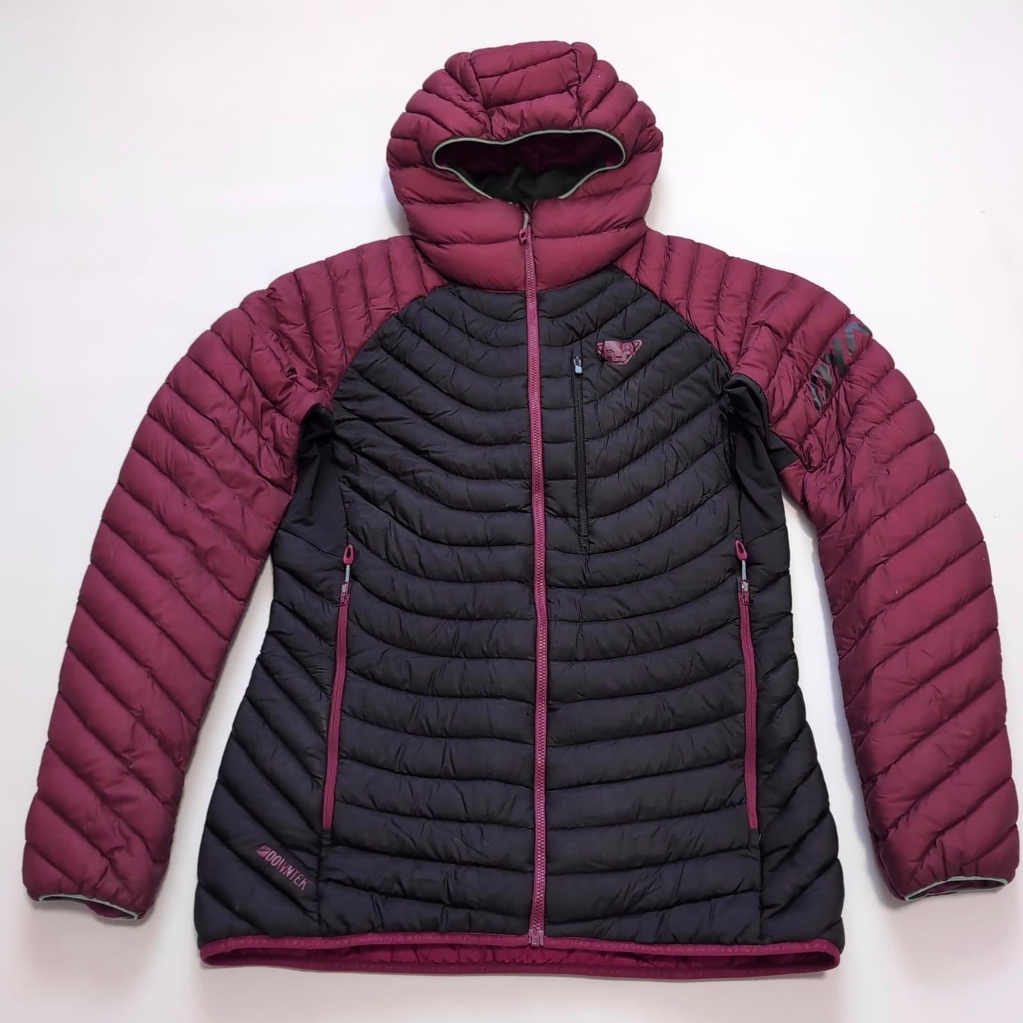 Isolations-, Daunen- Jacke von Dynafit (Damen L) Kapuze beere