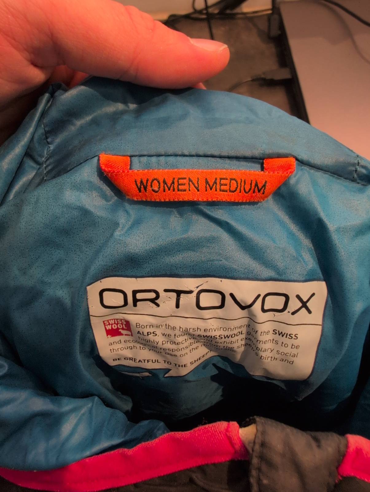 Kapuzen Jacke von Ortovox (M Damen) Swisswool schwarz - wanderlich.com