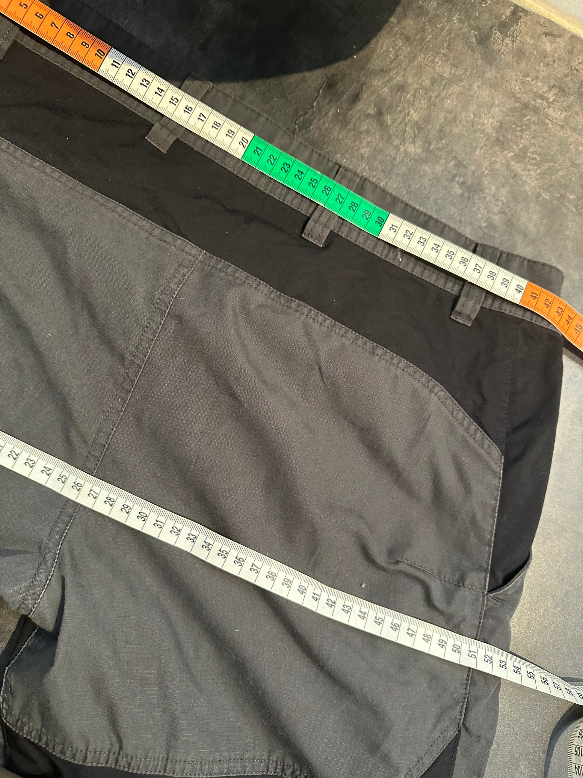 Zip Off 2in1 Hose von Fjällräven (M Herren) Anthrazit - wanderlich.com