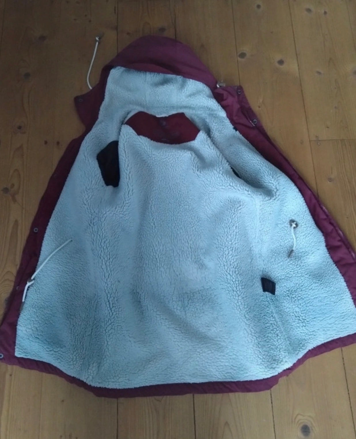 Gefütterte Jacke von Pyua (S Herren / M Damen) Parka dunkelrot - wanderlich.com