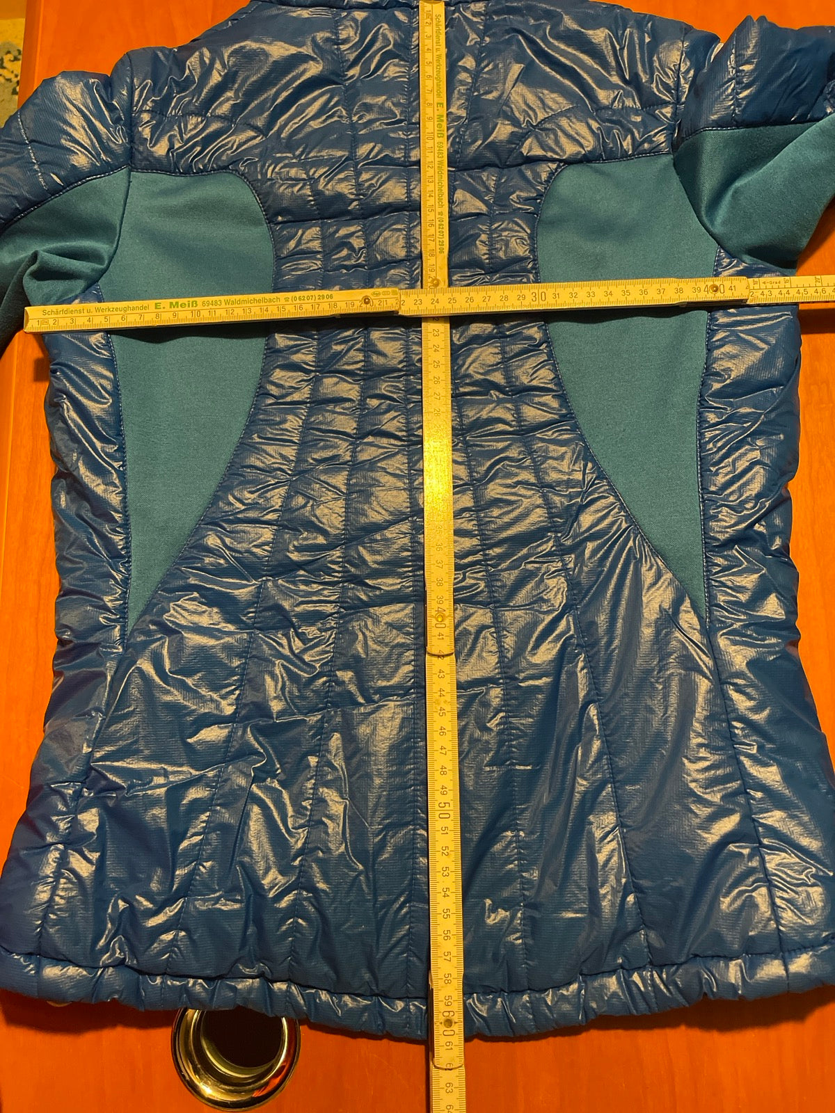 Blaue Jacke von Ortovox in Größe XS (Damen) - wanderlich.com