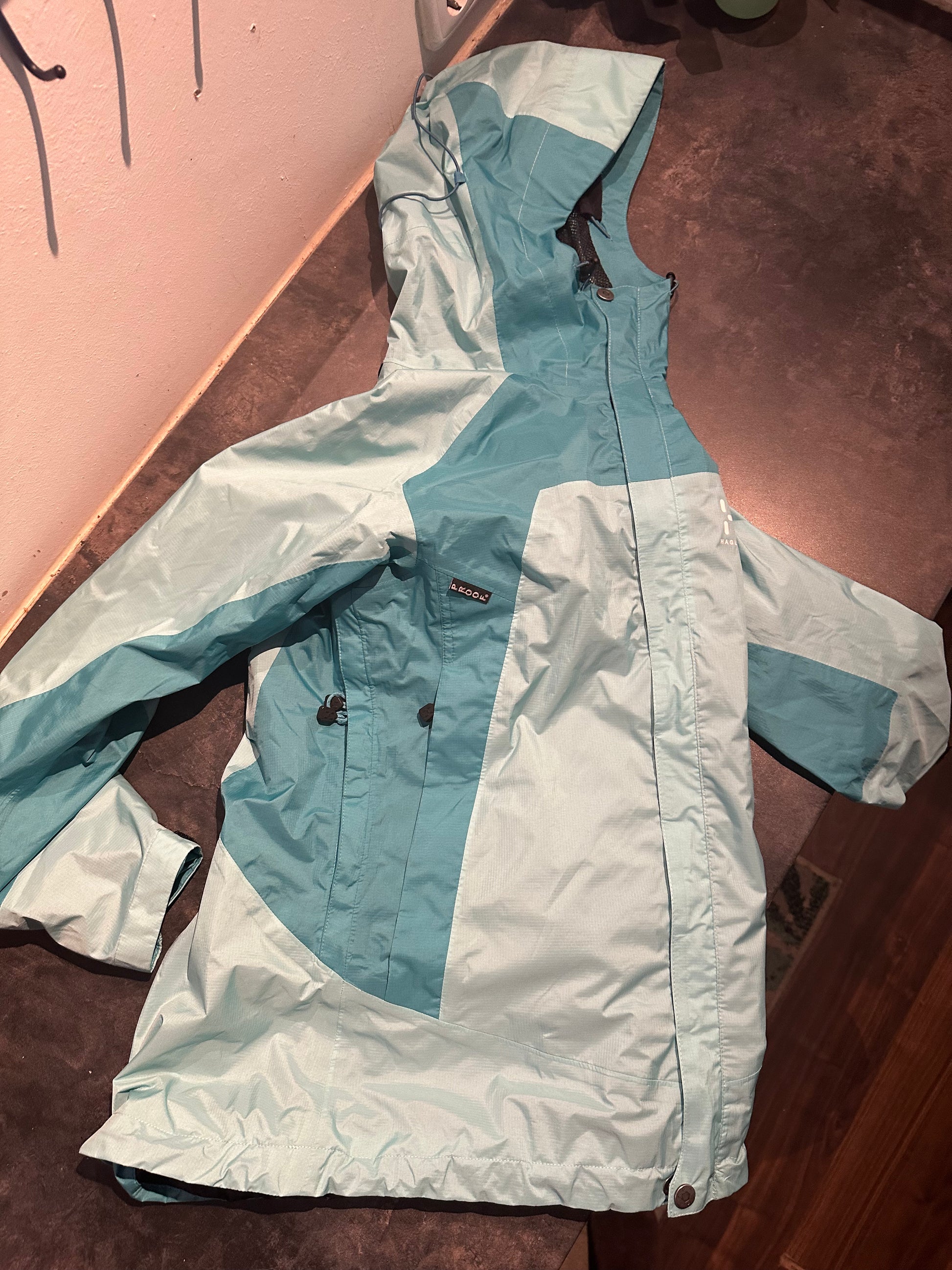 Regen Jacke von Haglöfs (M Damen) Waterproof blau - wanderlich.com
