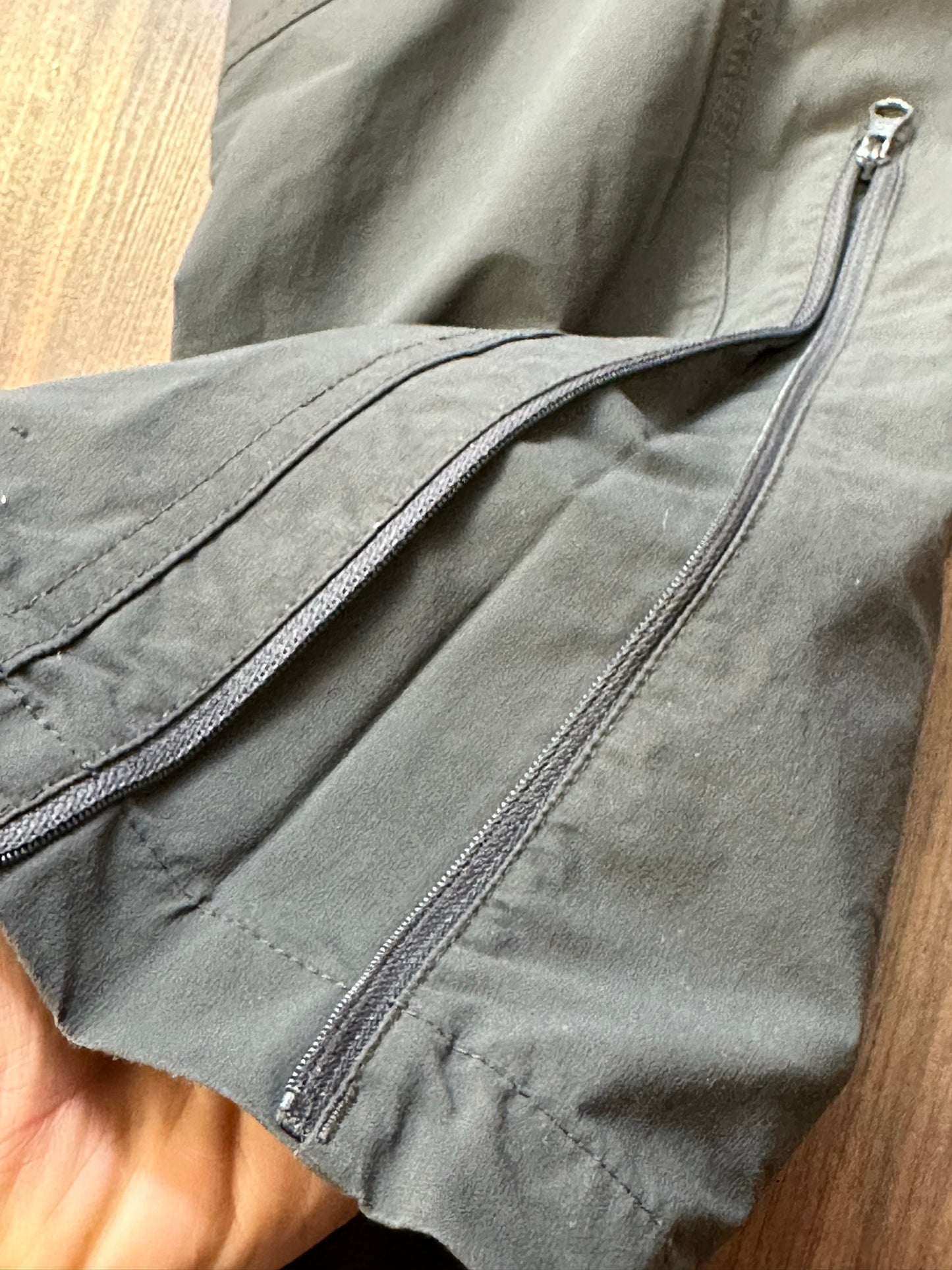 Softshell Hose (L Damen) von Mountain Equipment Anthrazit