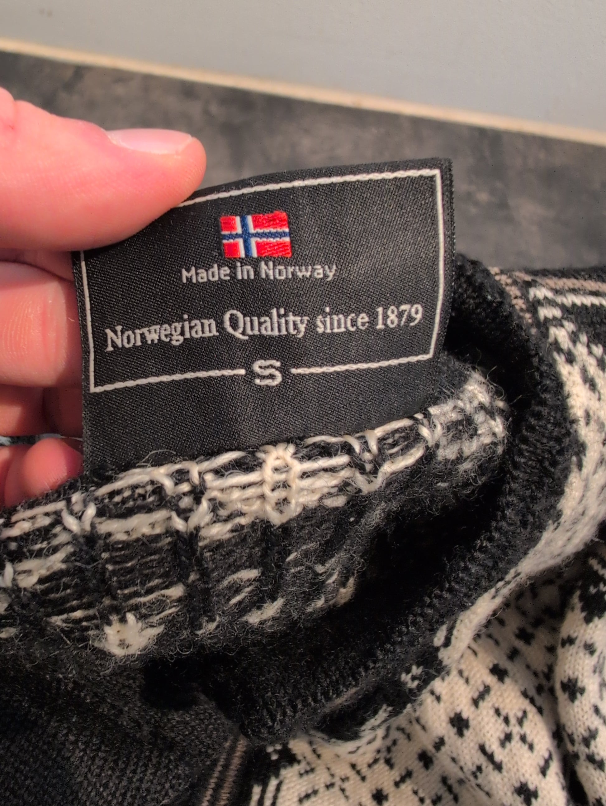 Strick Jacke Dale of Norway (S Damen) pure Wolle schwarz weiß - wanderlich.com