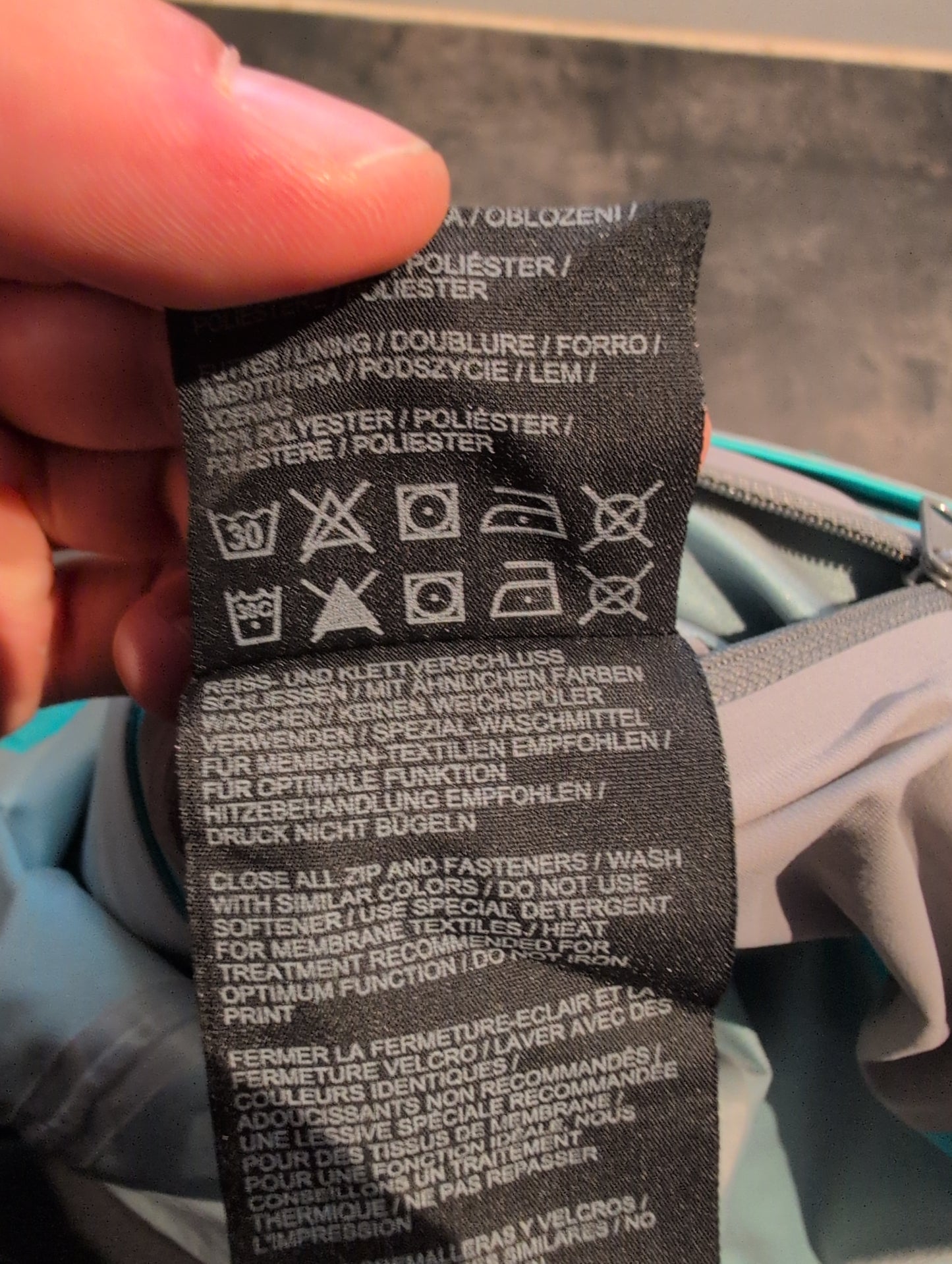 Jacke von Jack Wolfskin (S Damen) wasserdicht türkis
