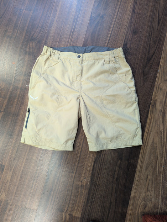 Kurze Trekkinghose Salewa (Damen M) Shorts beige - wanderlich.com