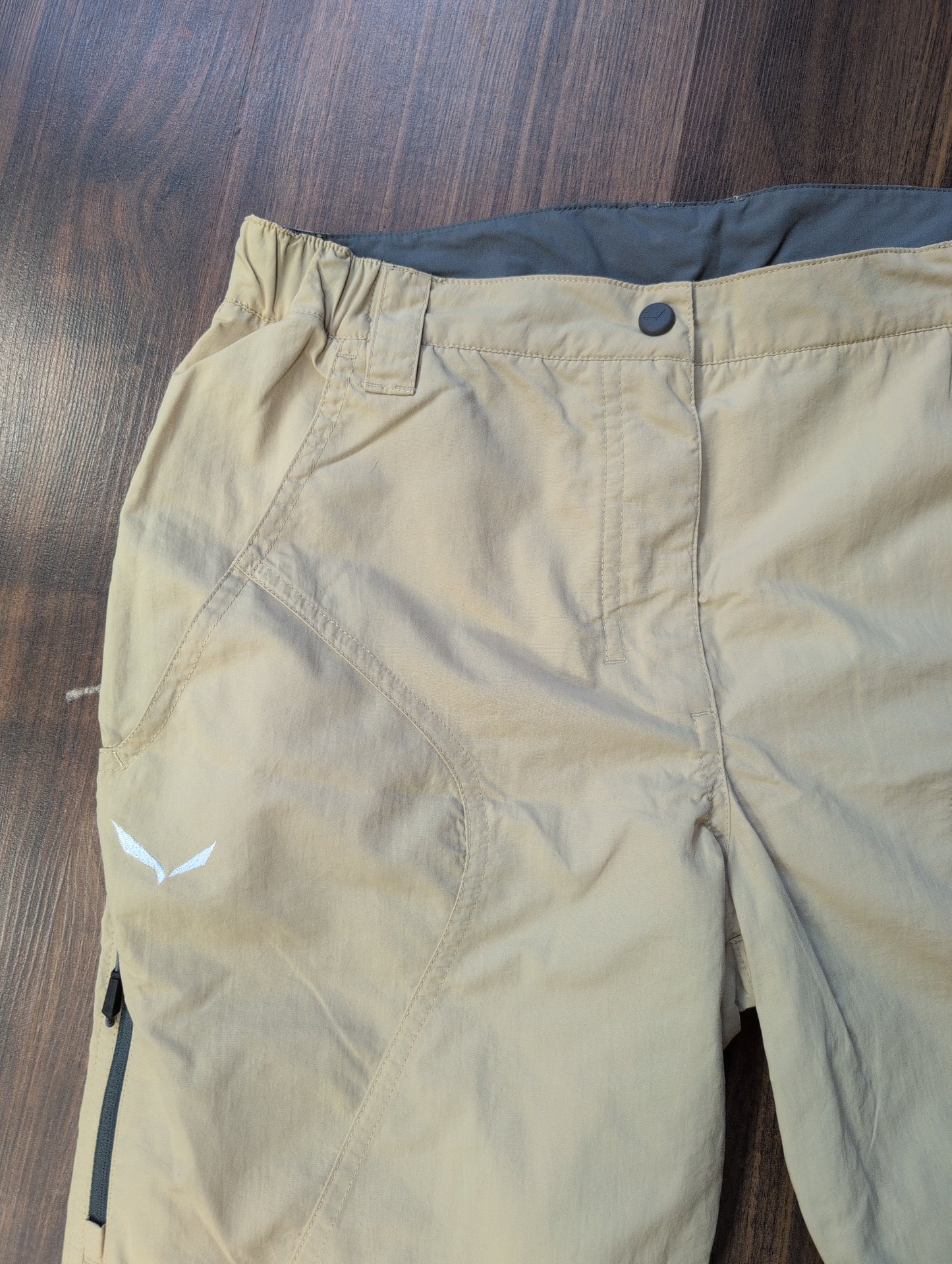 Kurze Trekkinghose Salewa (Damen M) Shorts beige