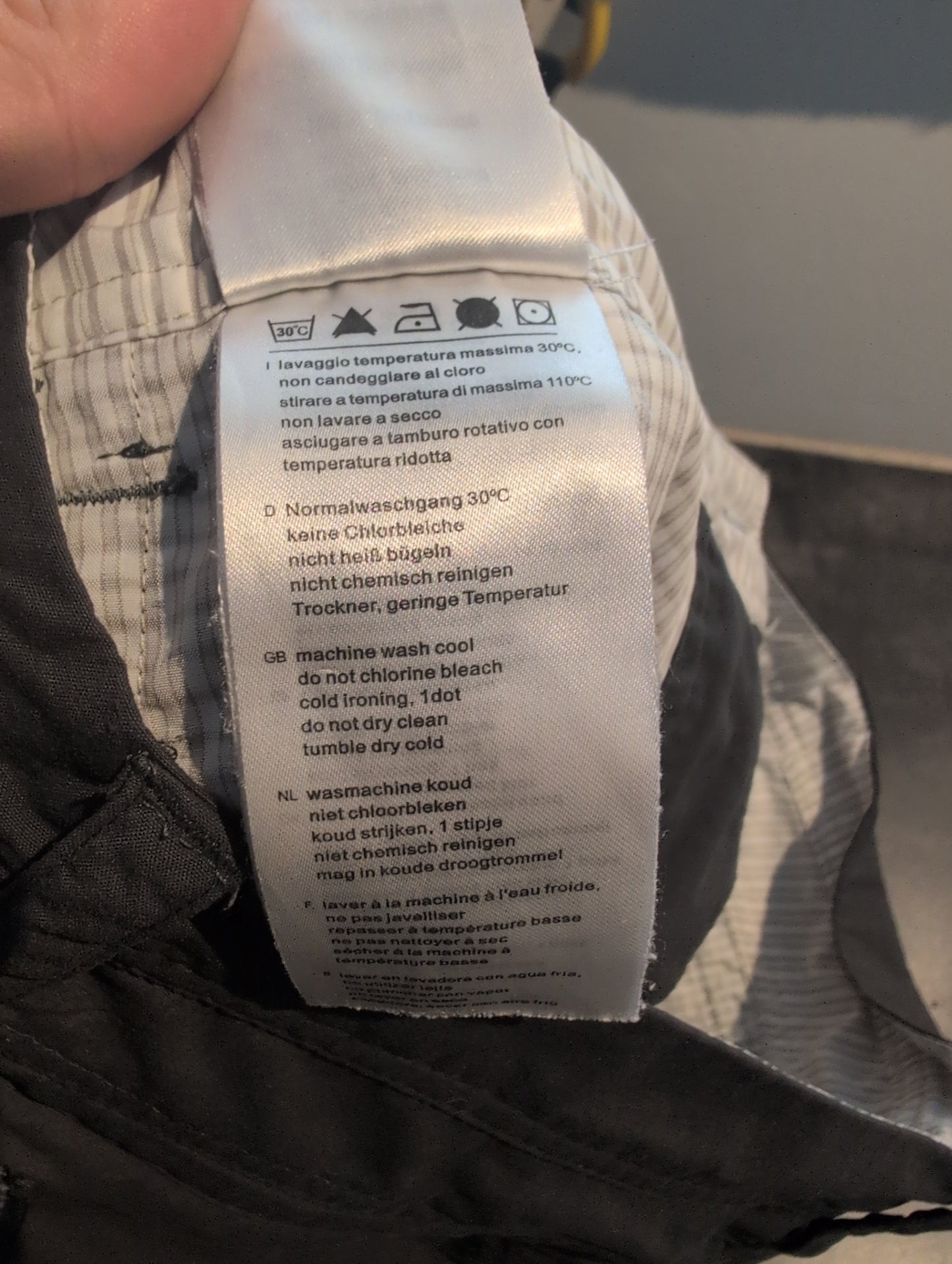 Kurze Trekkinghose Salewa (Damen S) Shorts grau