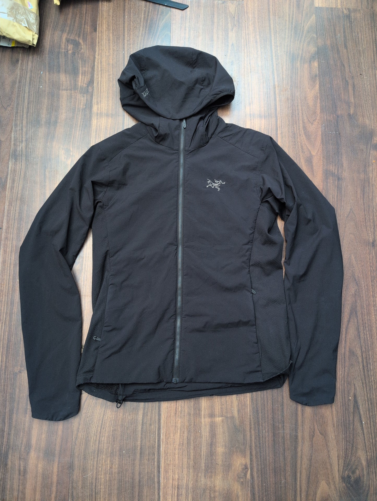 Jacke von Arcteryx Atom SL Hoodie (M Damen) schwarz