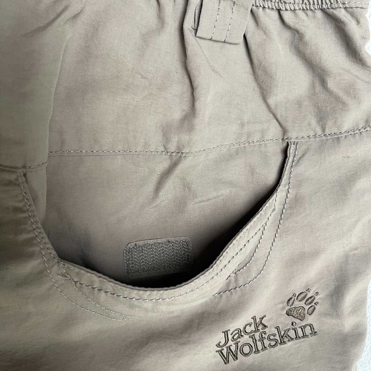 Trekkinghose / Shorts Damen XS von Jack Wolfskin neu - khaki