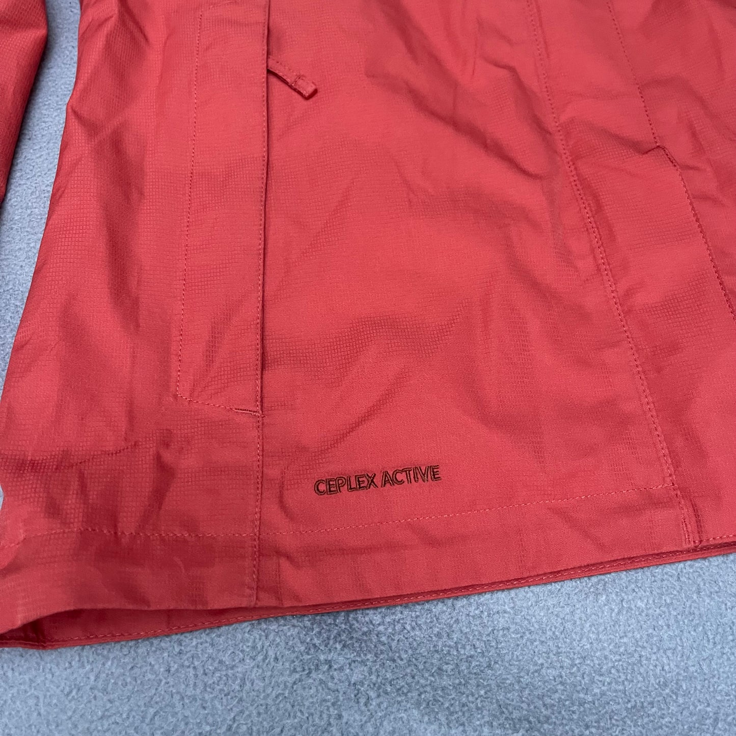 Funktions-Jacke von Vaude M (Damen) wasserdicht - wanderlich.com