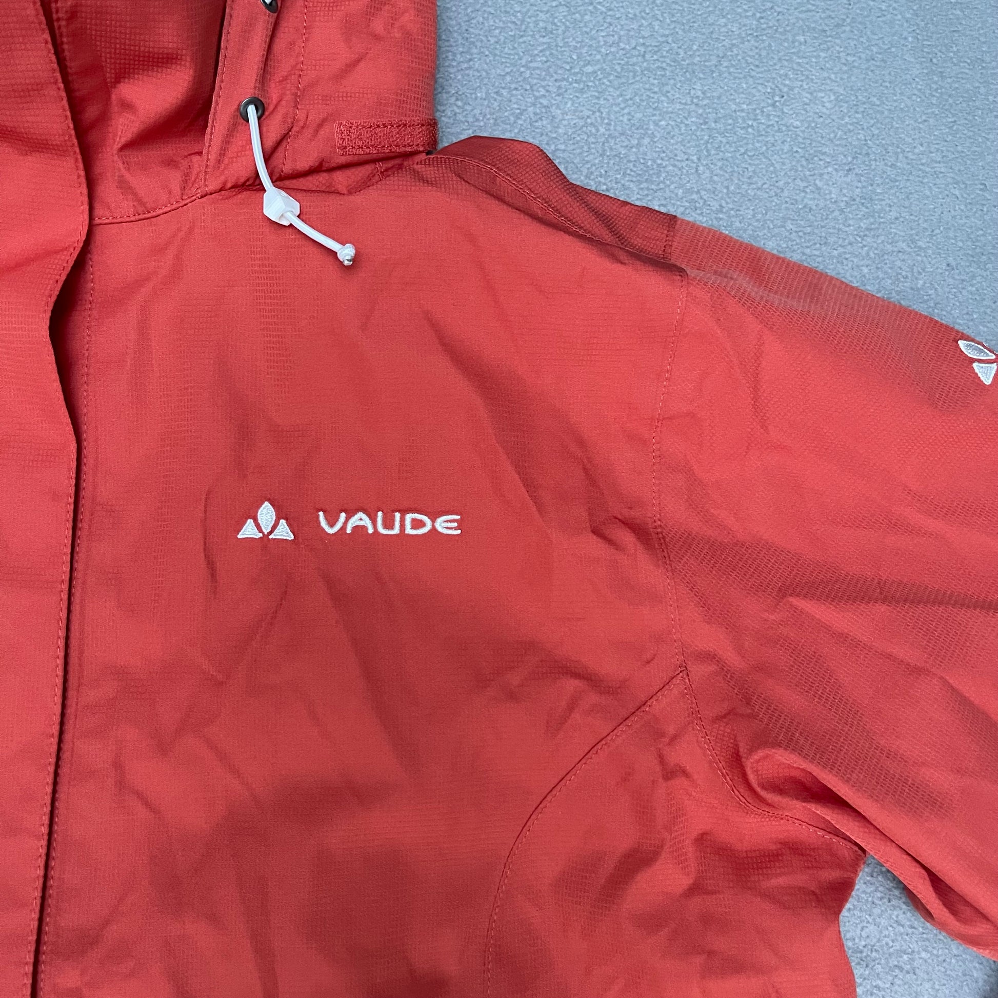 Funktions-Jacke von Vaude M (Damen) wasserdicht - wanderlich.com