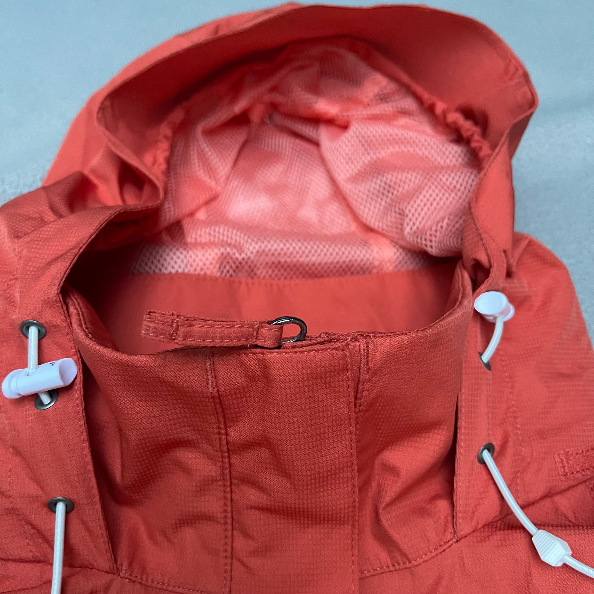 Funktions-Jacke von Vaude M (Damen) wasserdicht - wanderlich.com