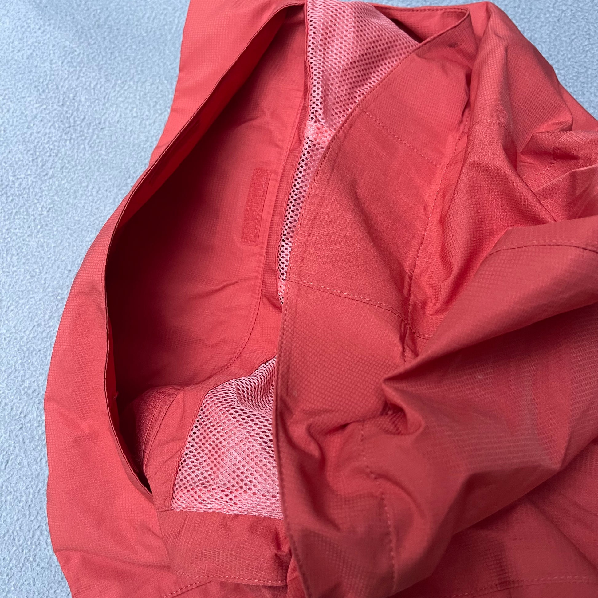 Funktions-Jacke von Vaude M (Damen) wasserdicht - wanderlich.com