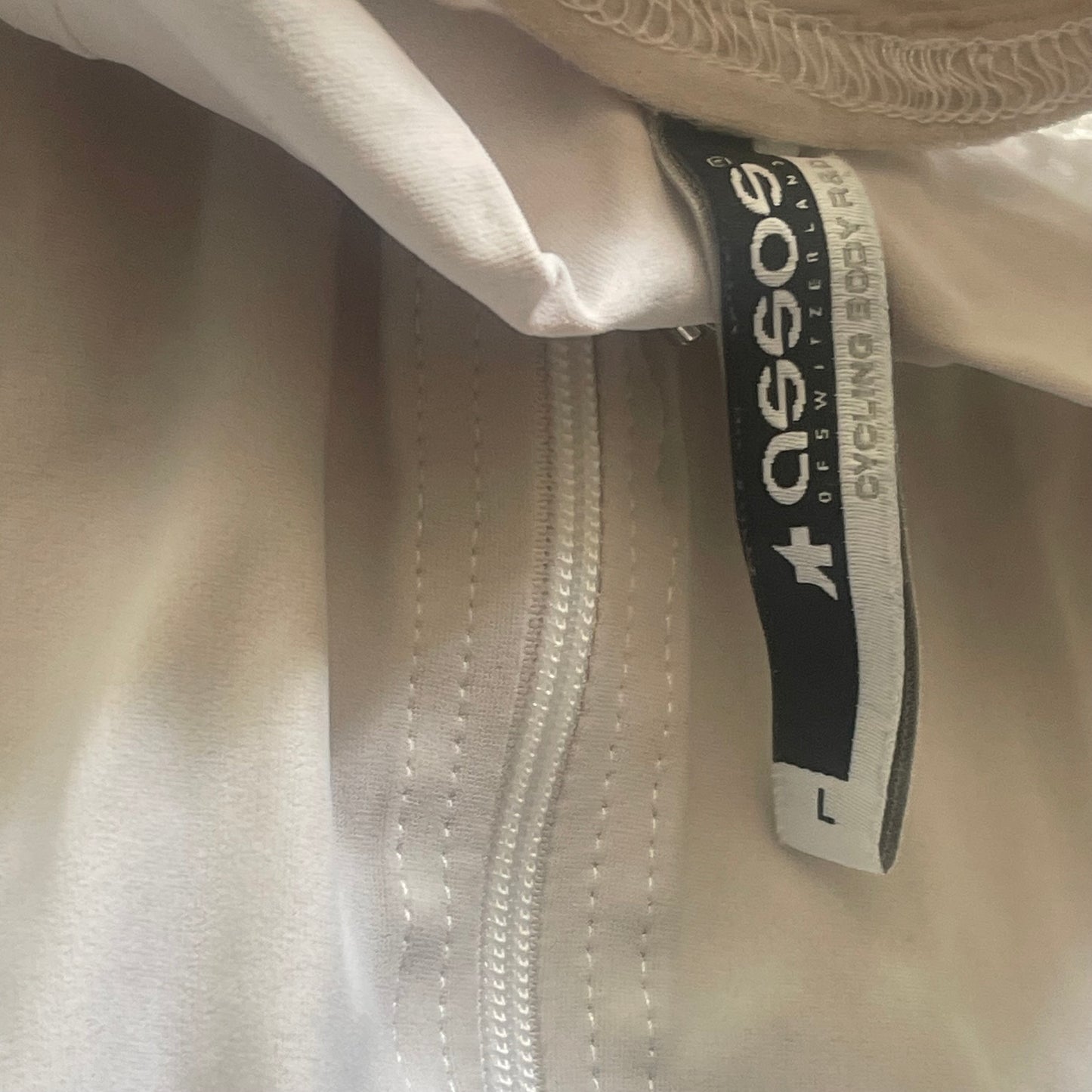 Full Zip Radtrikot von Assos (Damen L) weiß