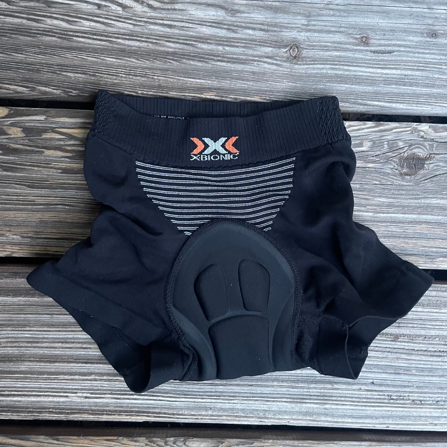 Kurze Kompressions- Radhose von X-Bionic (XS und S Damen) gepolstert schwarz