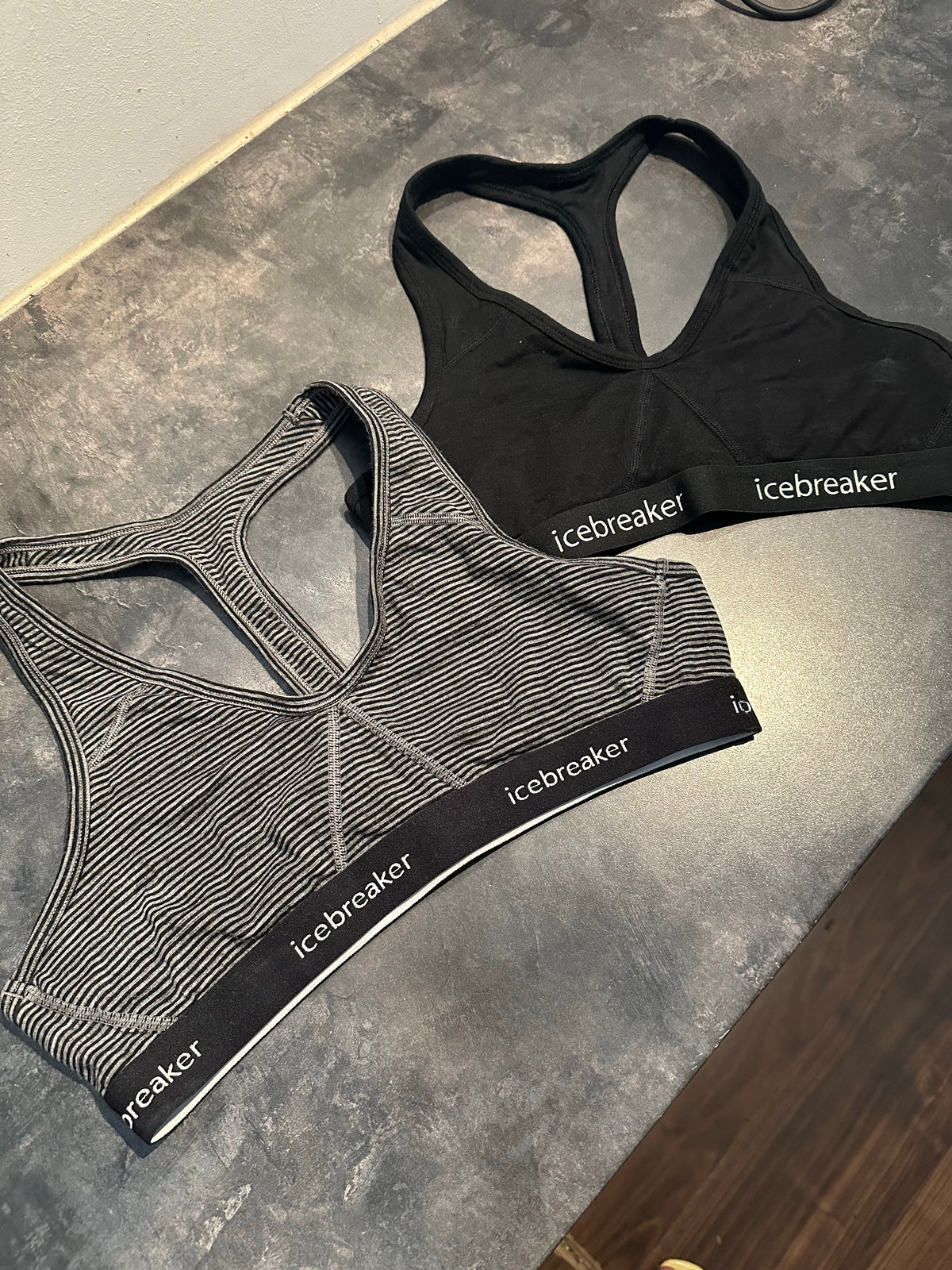 Sport BH Top von Icebreaker pure Merino (M) grau/schwarz