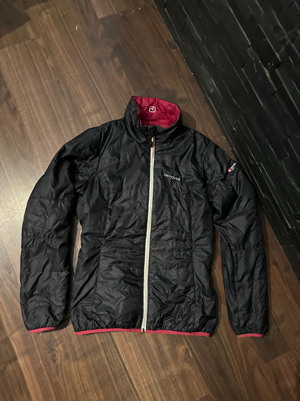 Wende Jacke Ortovox (L Damen) Swisswool inside rot schwarz