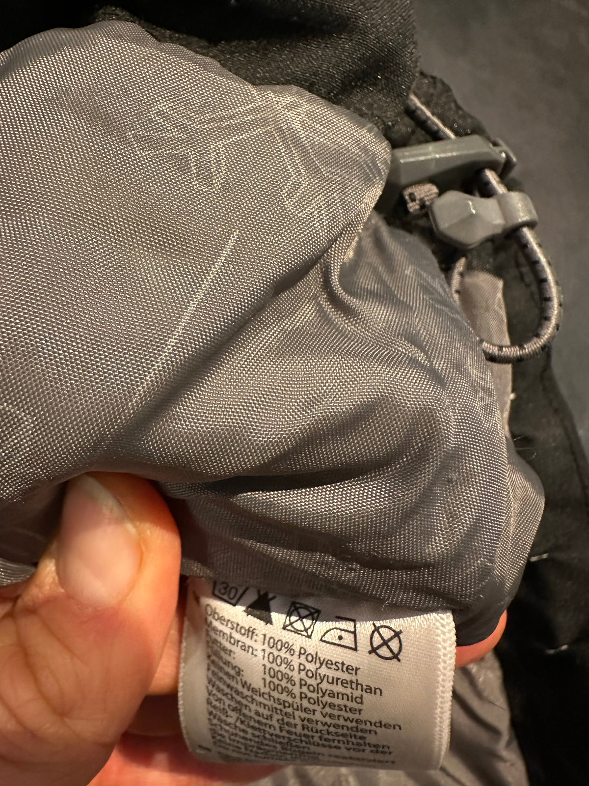 Hardshell Jacke von Mammut (L Herren) schwarz wasserdicht