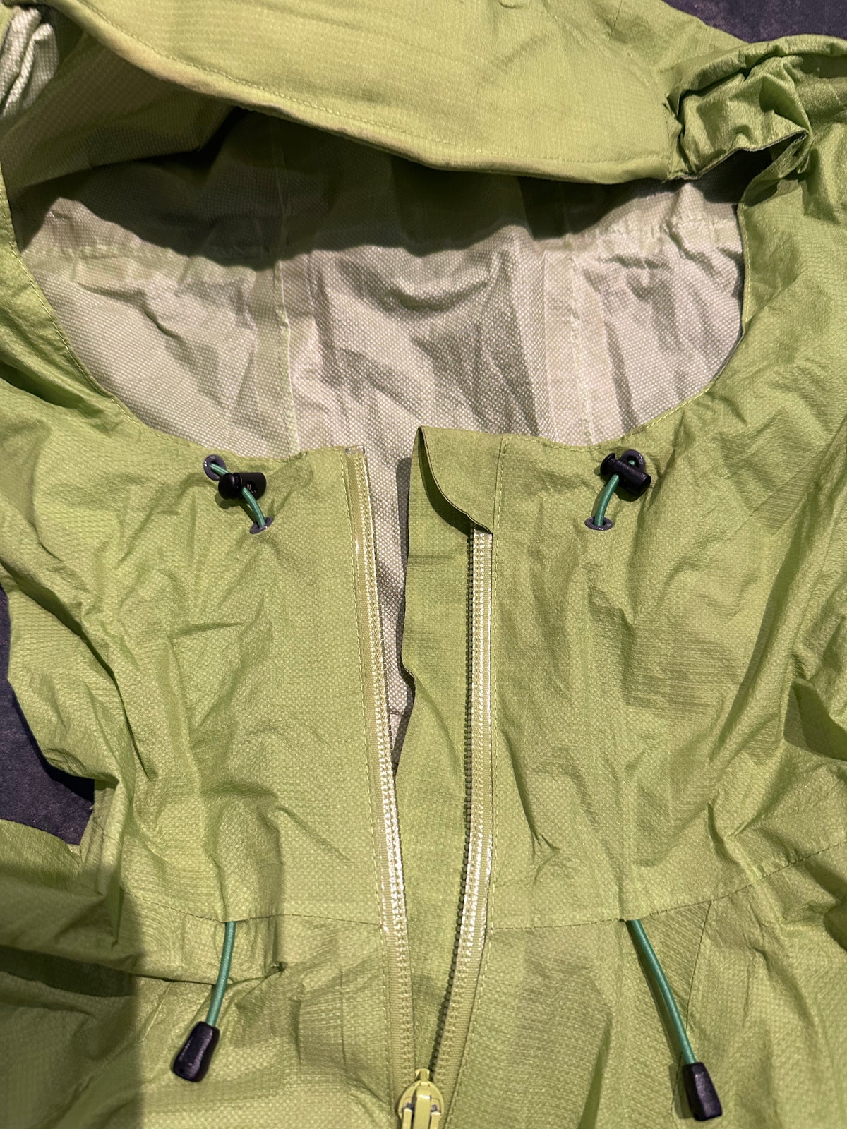 Leichte Regen Jacke Mountain Equipment (M-L Herren) grün