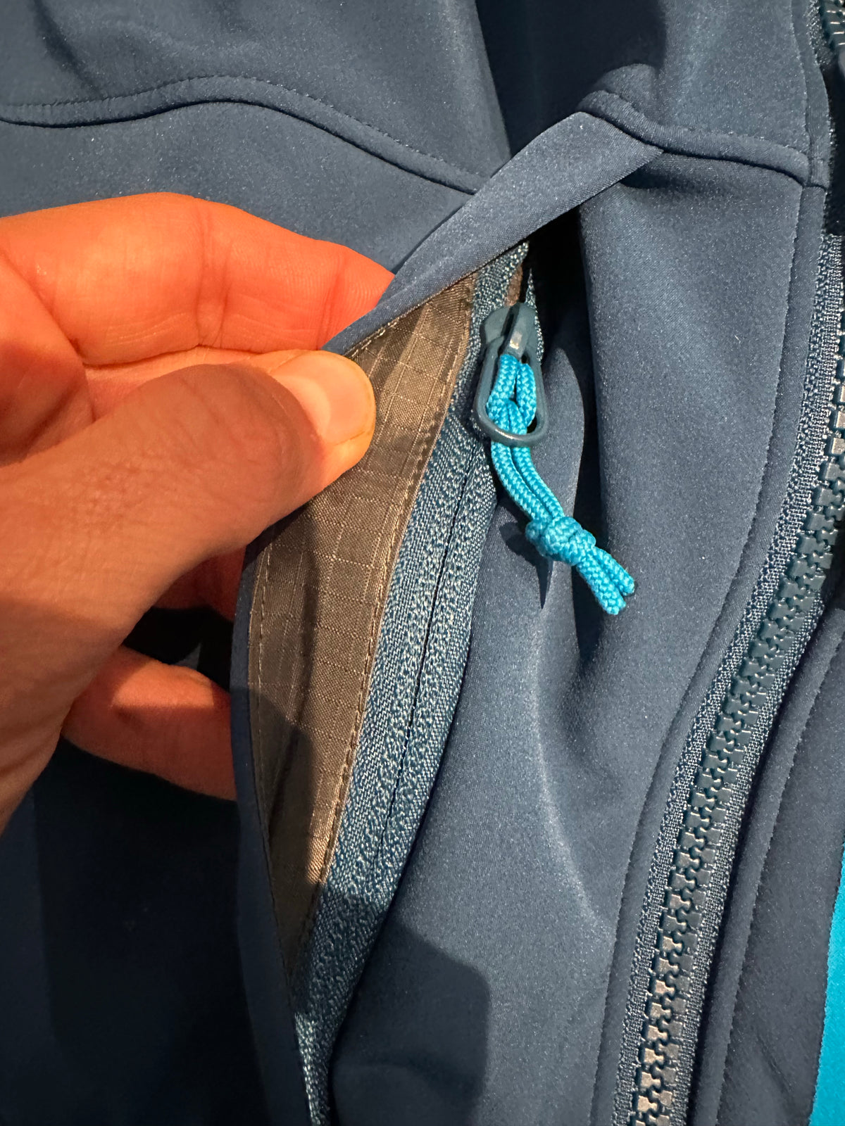 Softshell Jacke von Arcteryx (Herren L) blau
