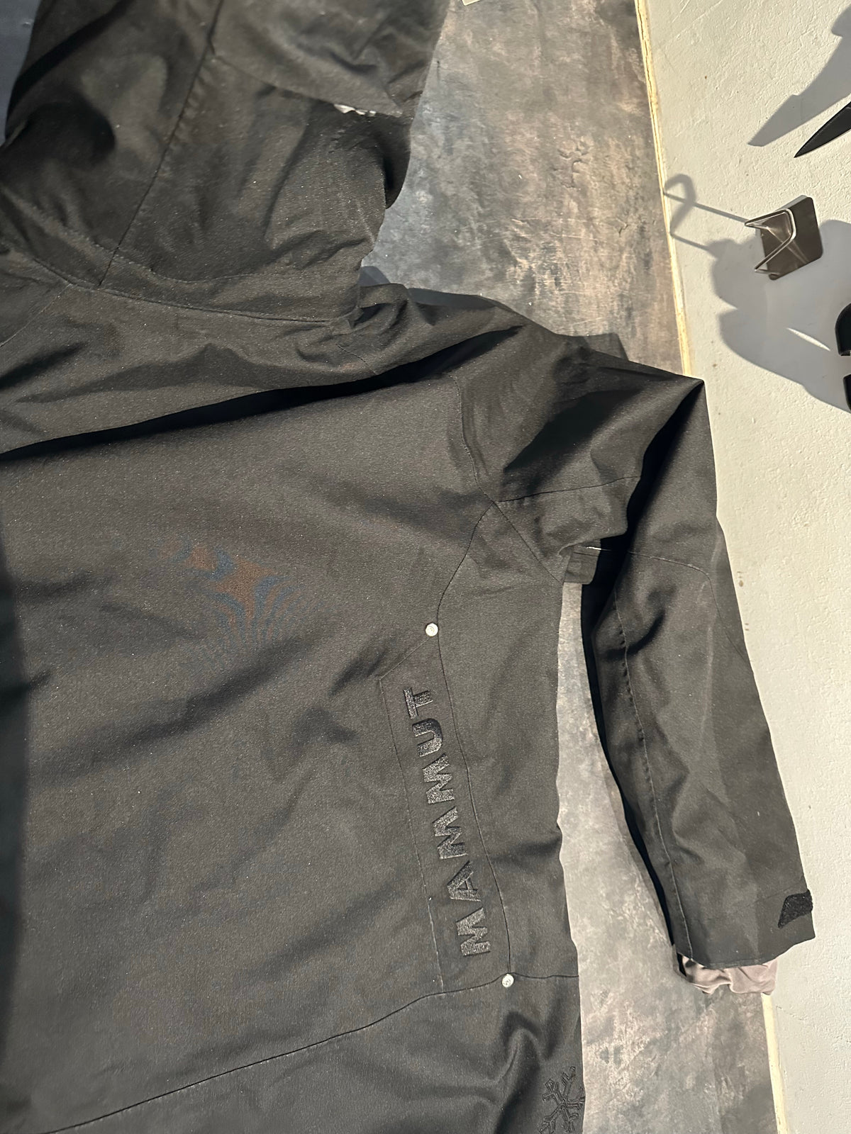 Hardshell Jacke von Mammut (L Herren) schwarz wasserdicht