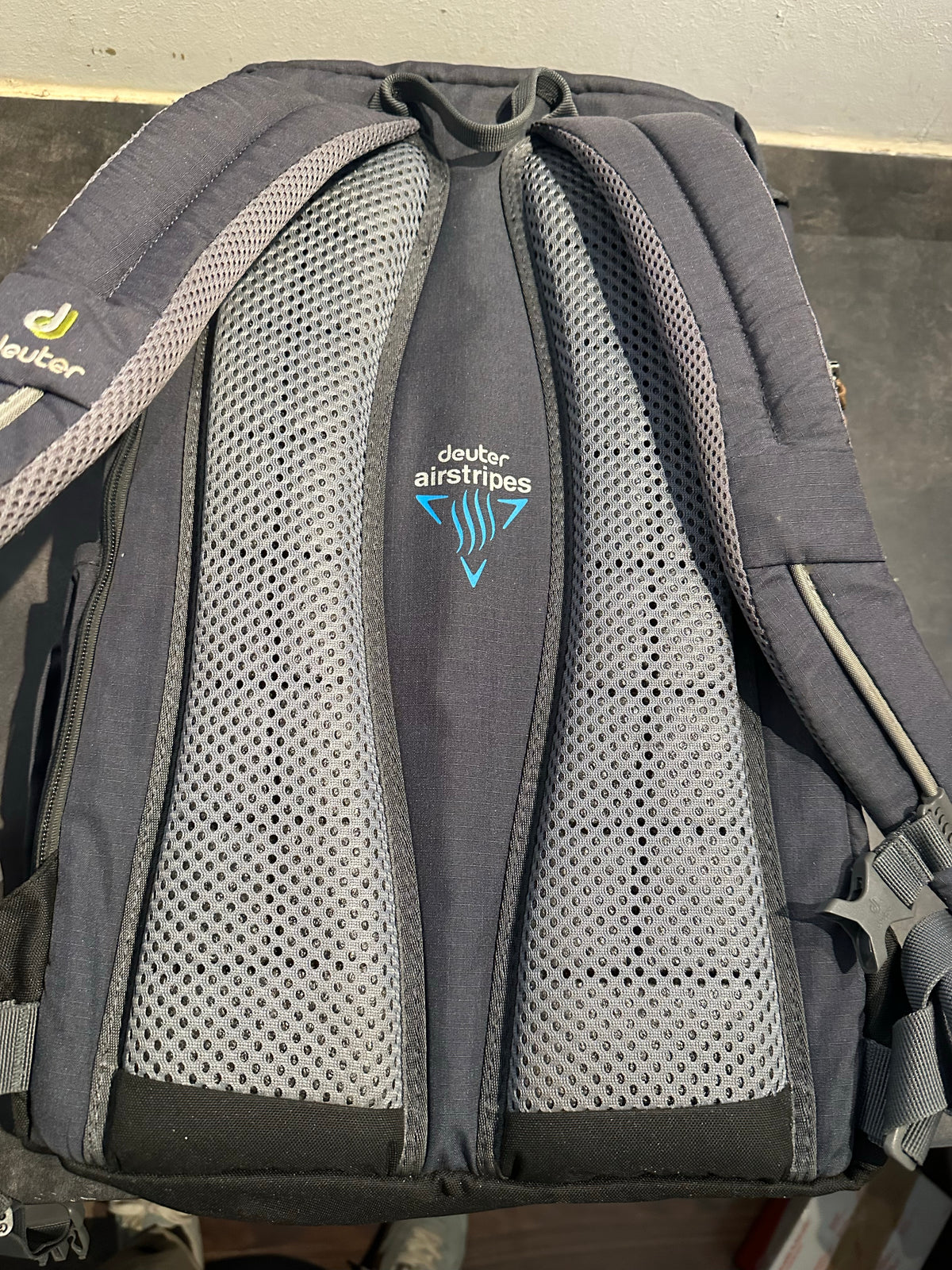 Rucksack Deuter 24 Liter anthrazit grau