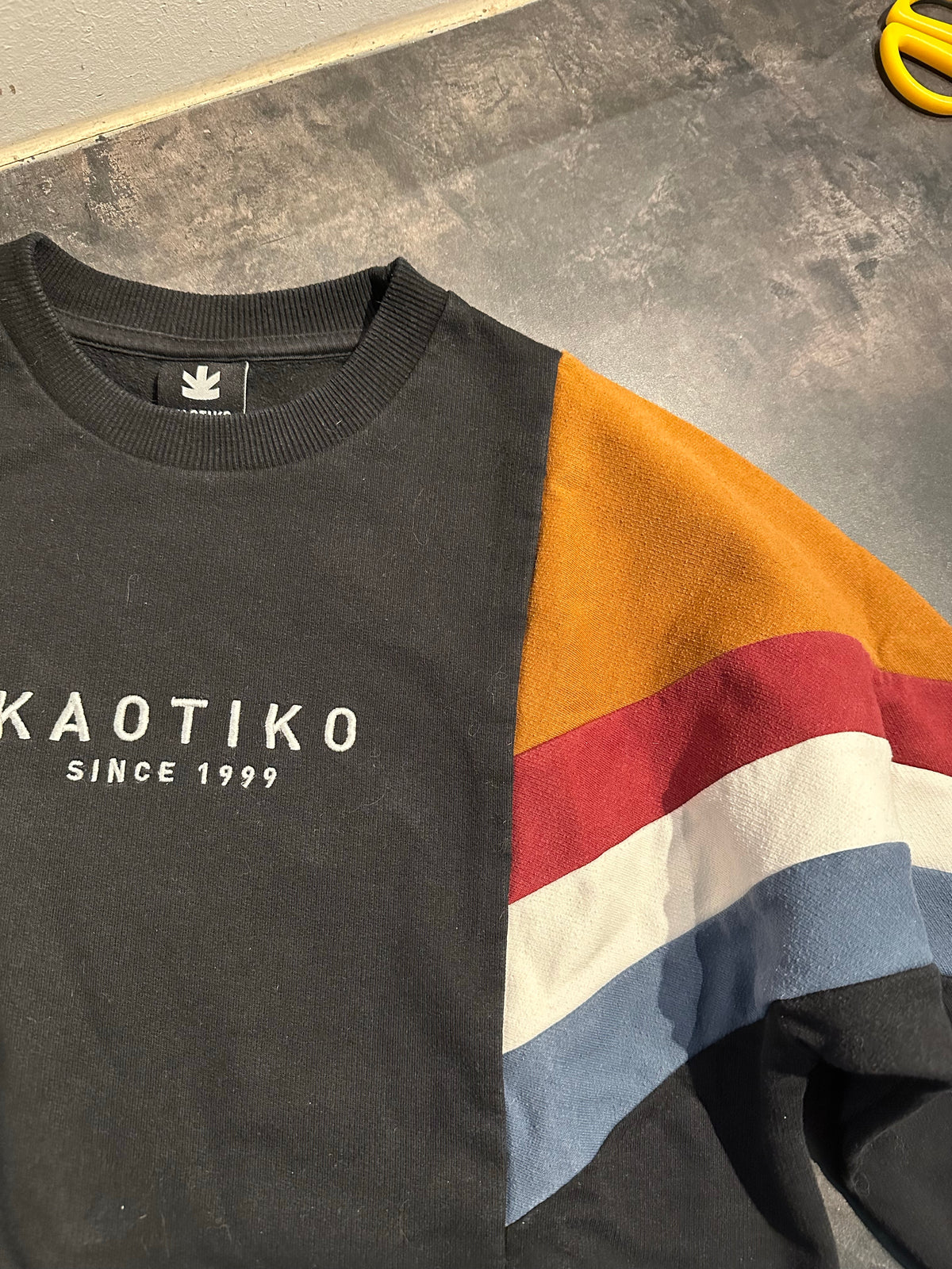 Pullover von Kaotiko S (Unisex) Sweatshirt schwarz bunt