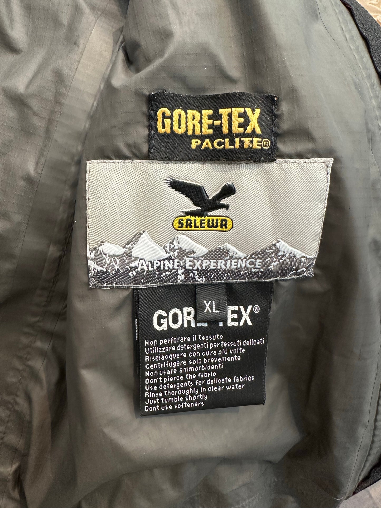 Regen Jacke von Salewa (XL Damen) Goretex rot