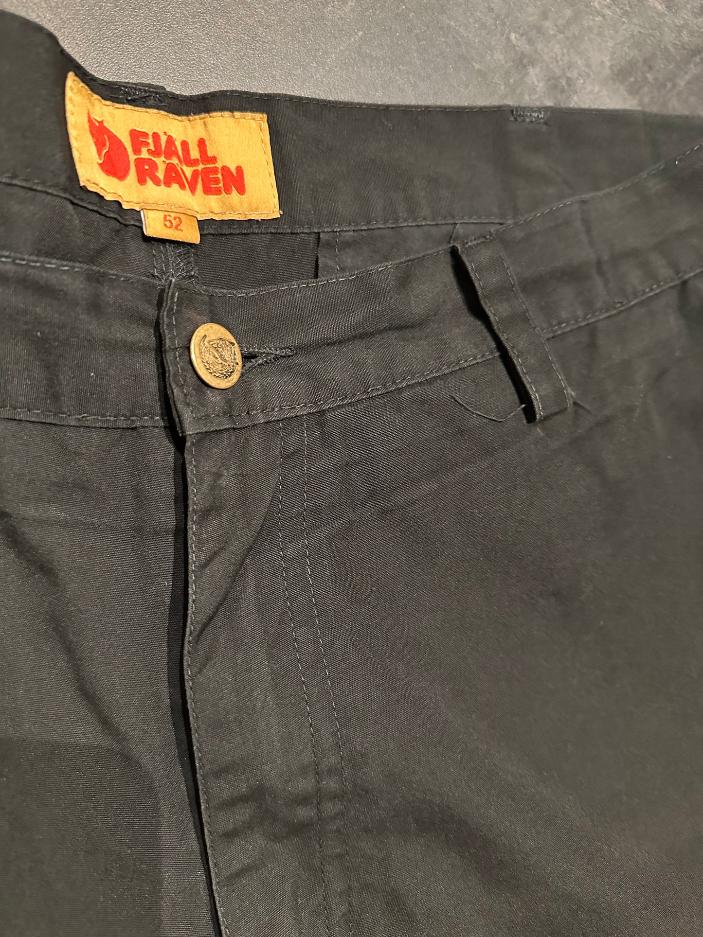 Leicht gefütterte Trekking Hose Fjällräven (L Herren) schwarz