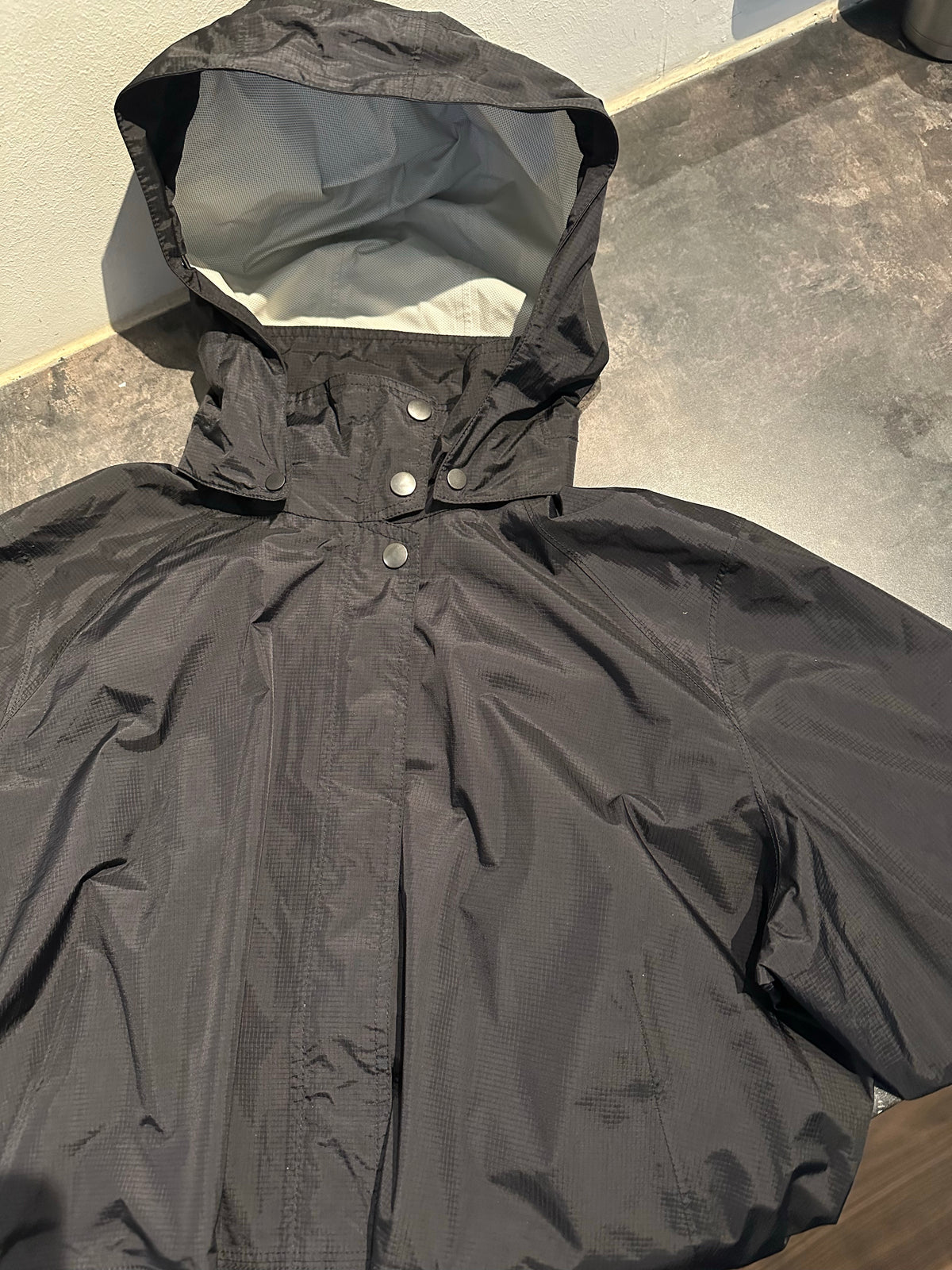 Regenmantel von Patagonia (Damen XL) schwarz