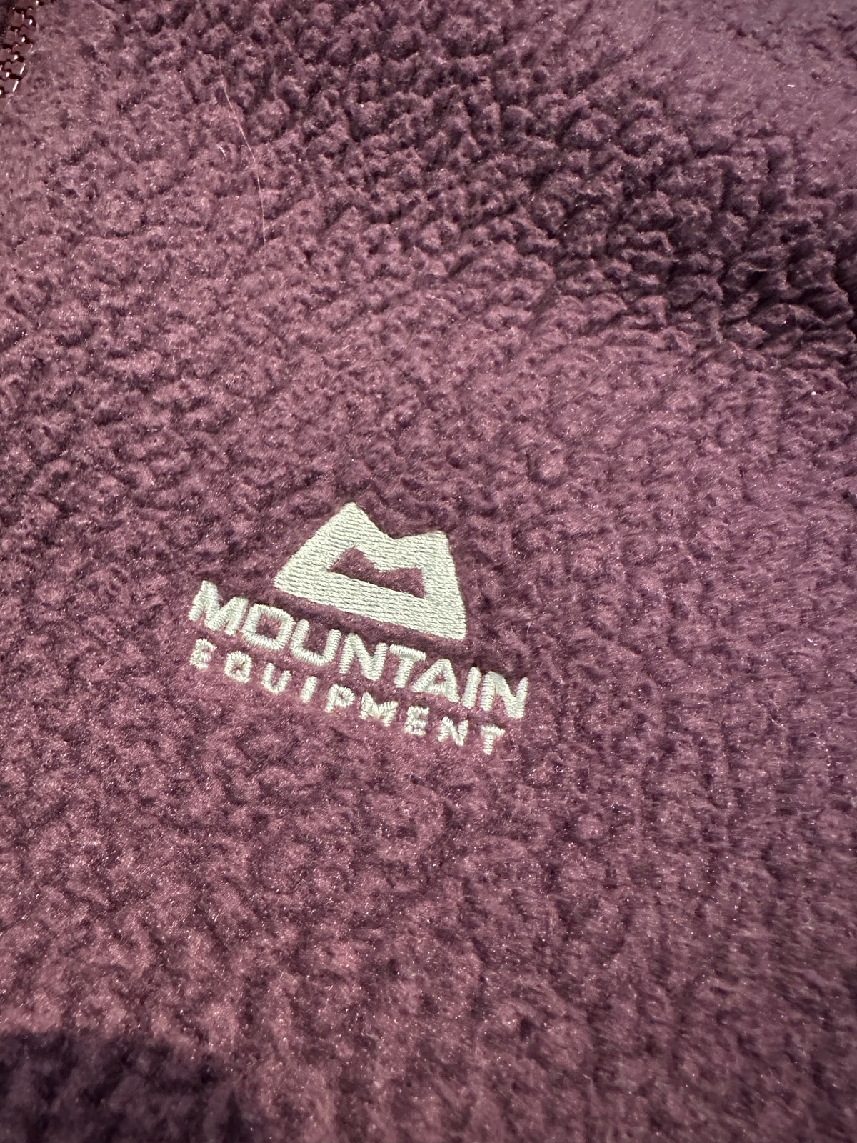 Fleeceweste Mountain Equipment (M Damen) Strickoptik lila