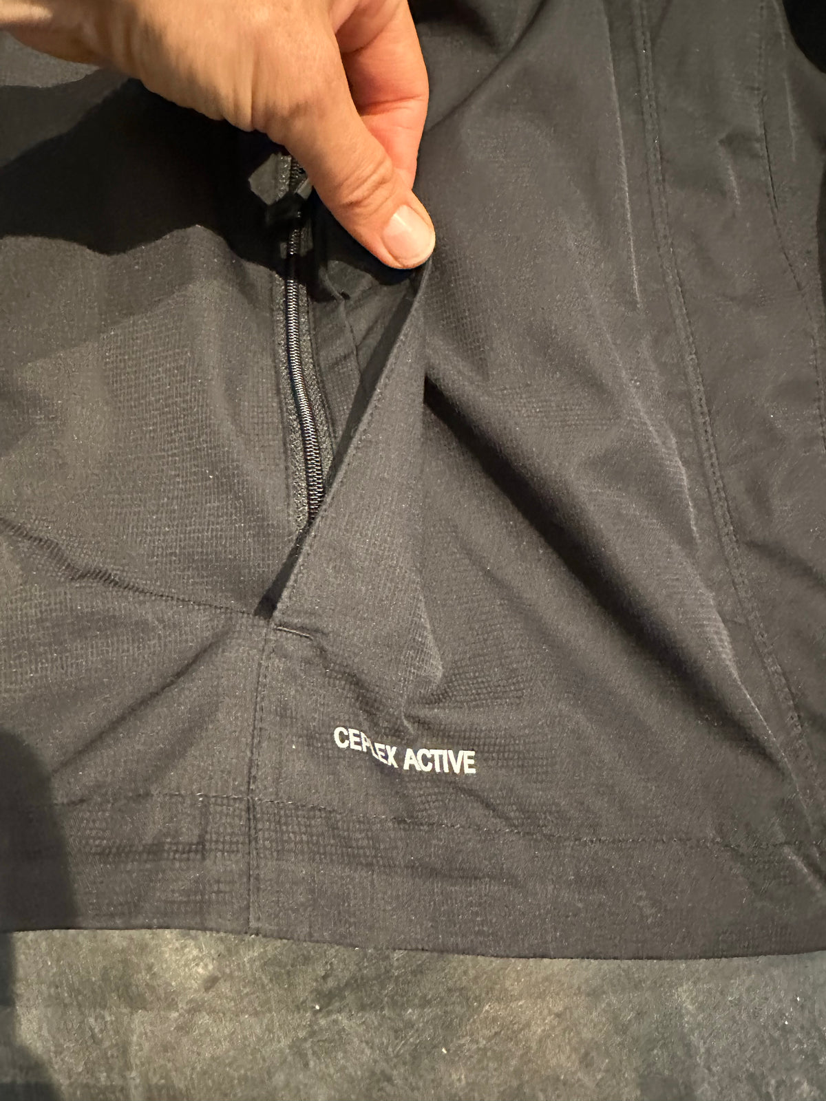 Outdoor Regen Jacke von Vaude (M Damen) schwarz