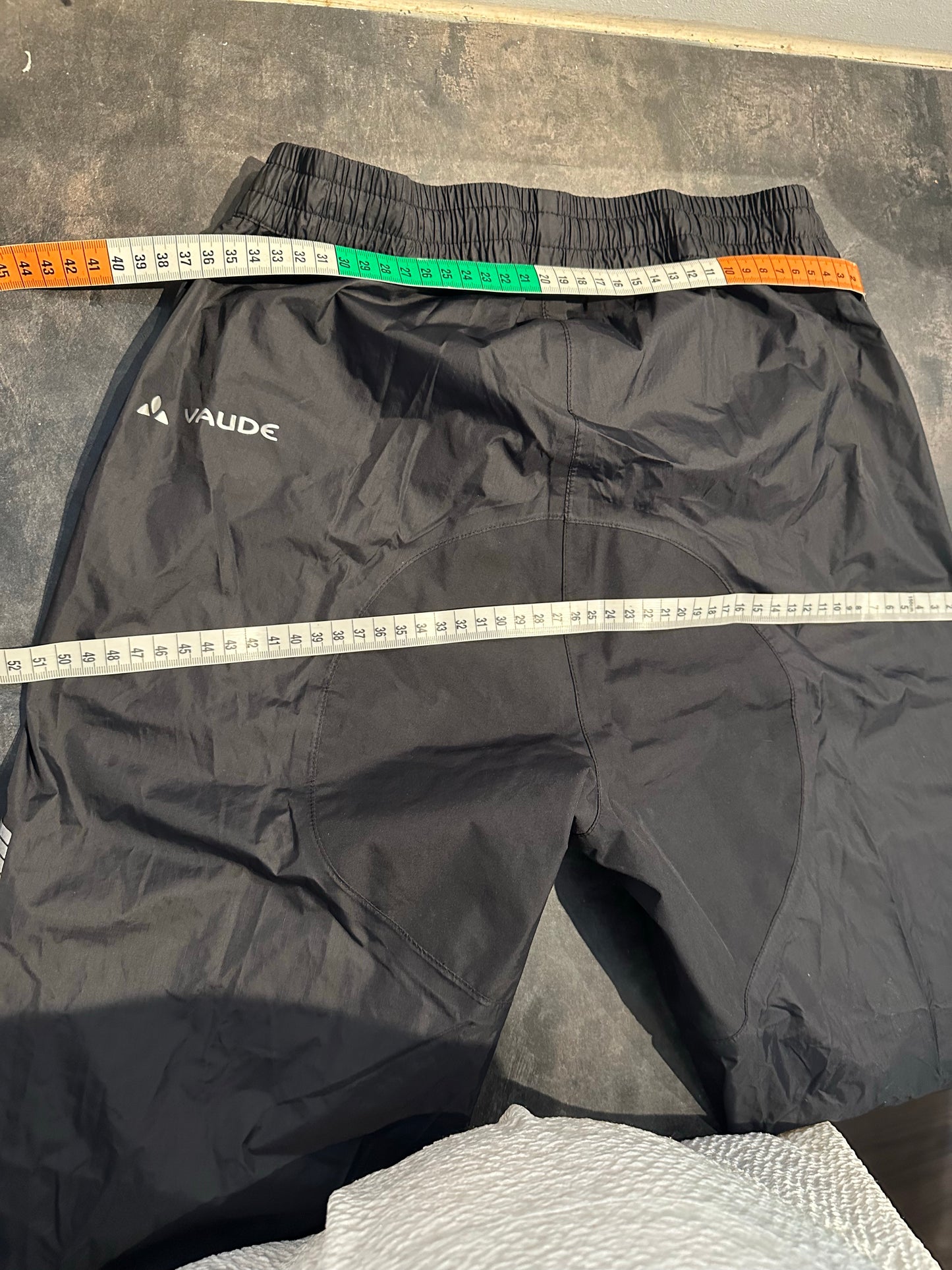 Regenhose von Vaude (S Damen) Hardshell Hose schwarz