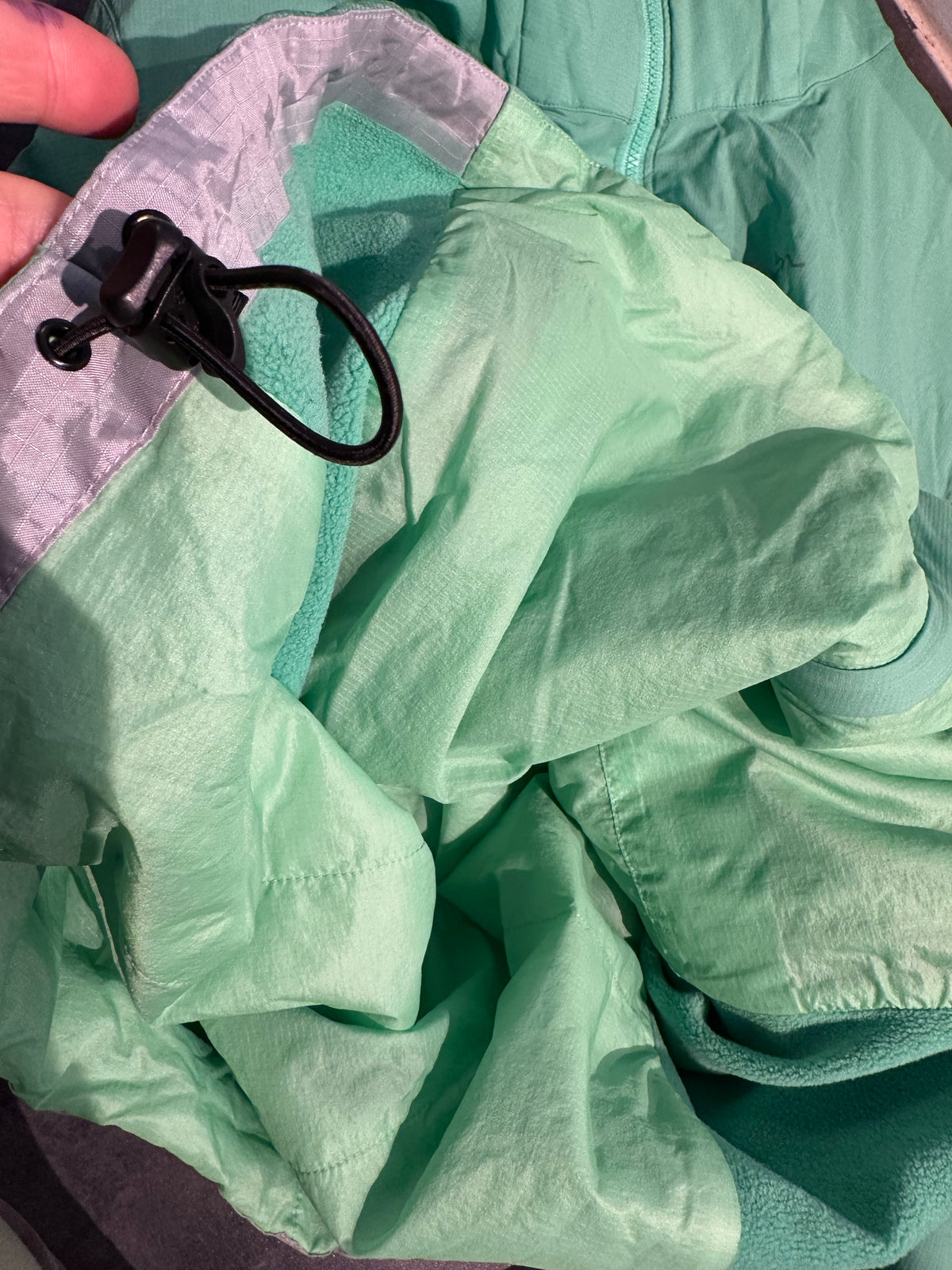 Ultraleichte gefütterte Jacke Arcteryx Atom LT (XL Damen) mint grün