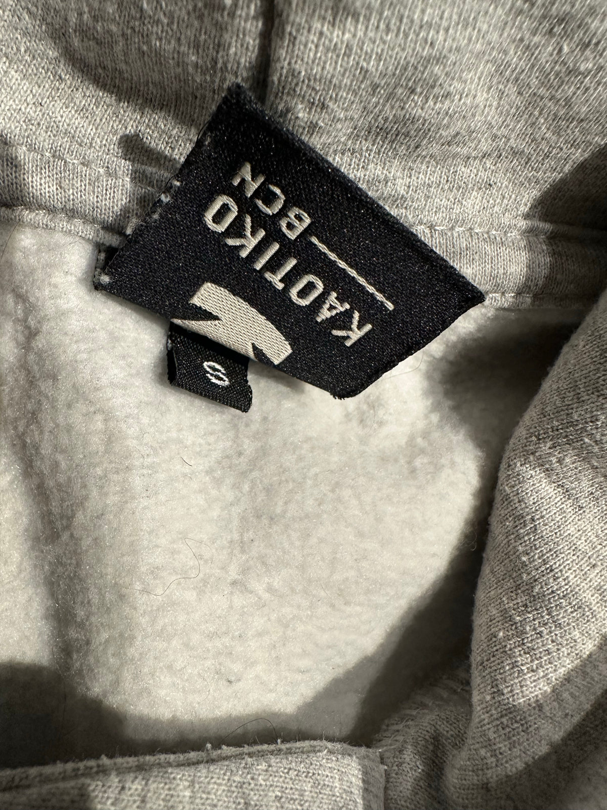 Hoodie von Kaotiko S (Unisex) Sweatshirt grau bunt