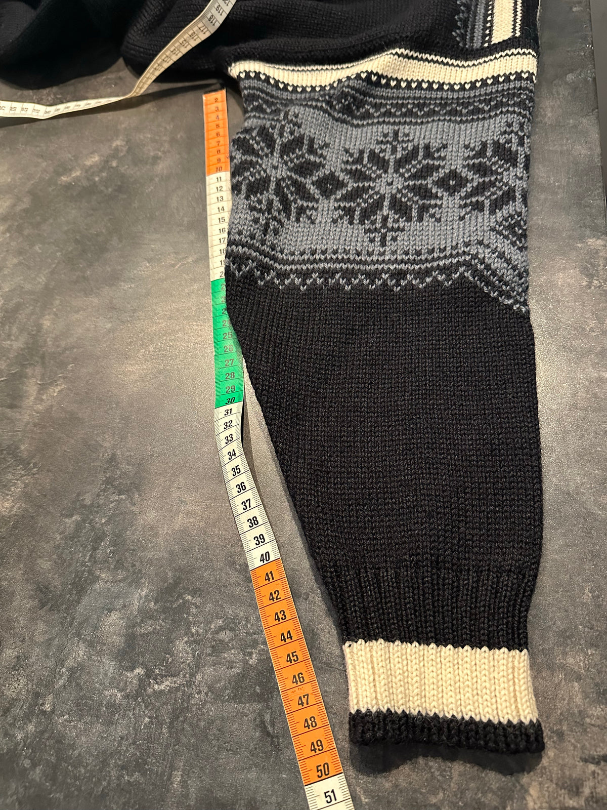 100% Wolle Dale of Norway Strickpullover (S-M Damen) schwarz