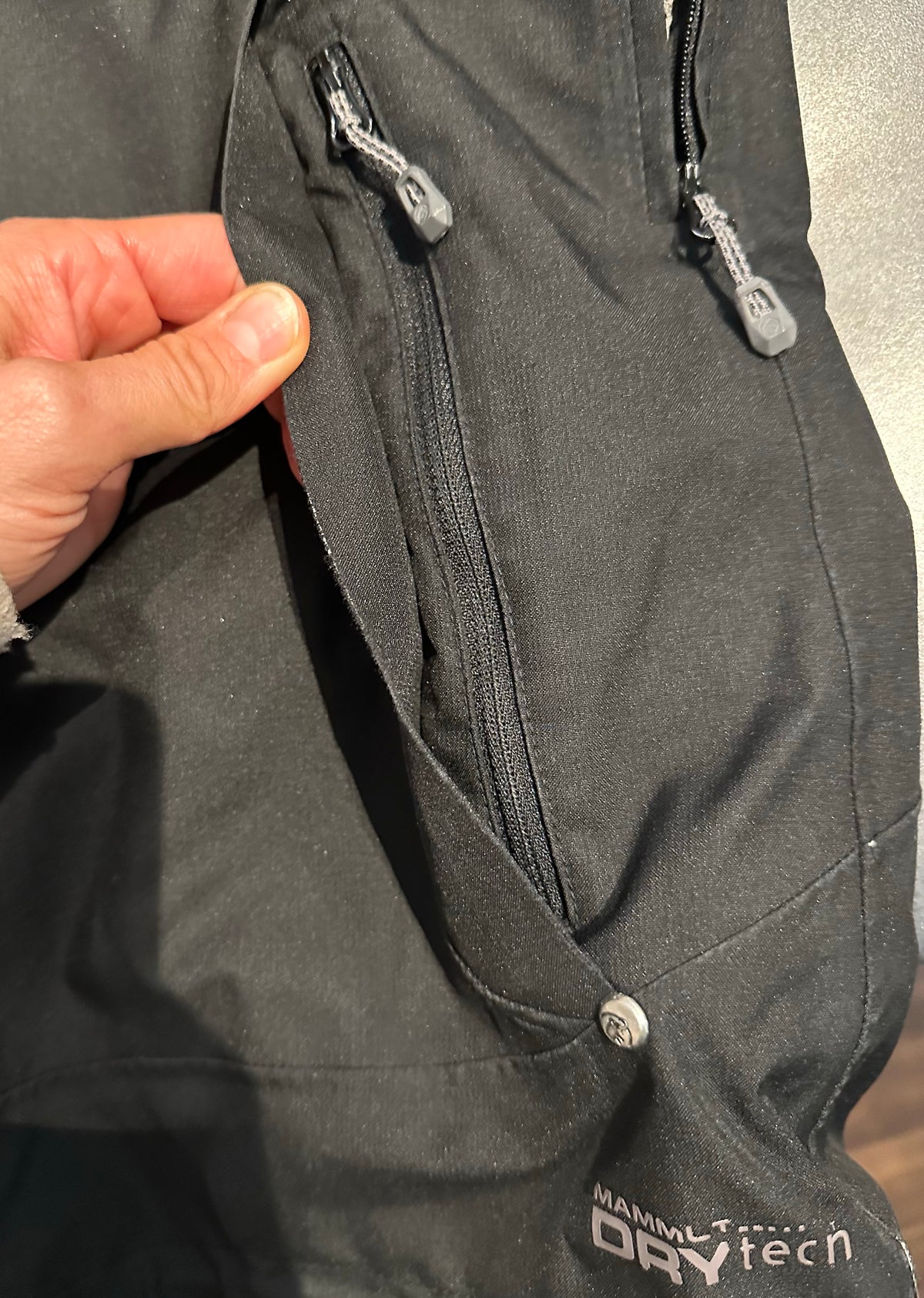 Hardshell Jacke von Mammut (L Herren) schwarz wasserdicht