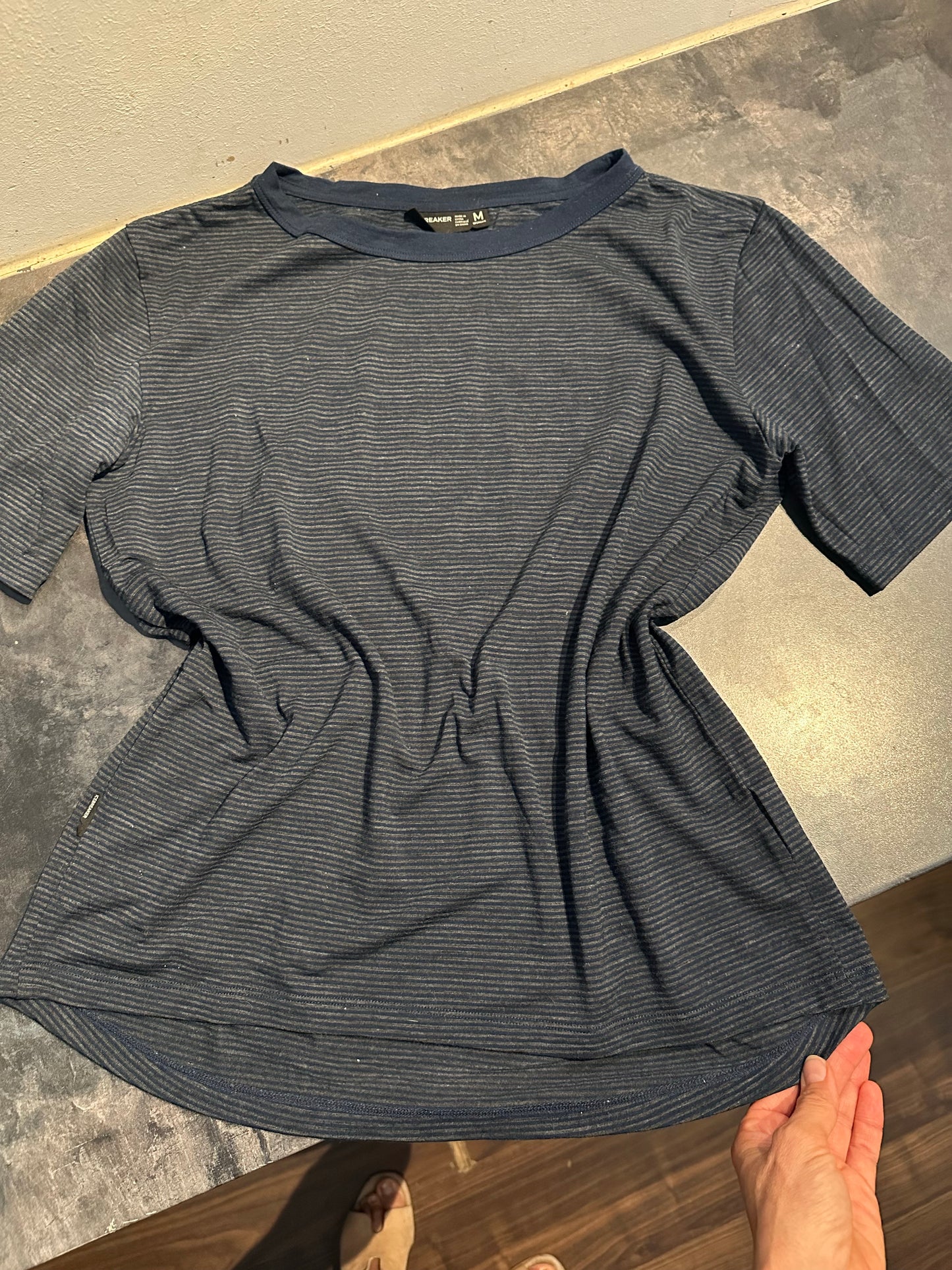 T-Shirt von Icebreaker Merino (M Damen) grau schwarz