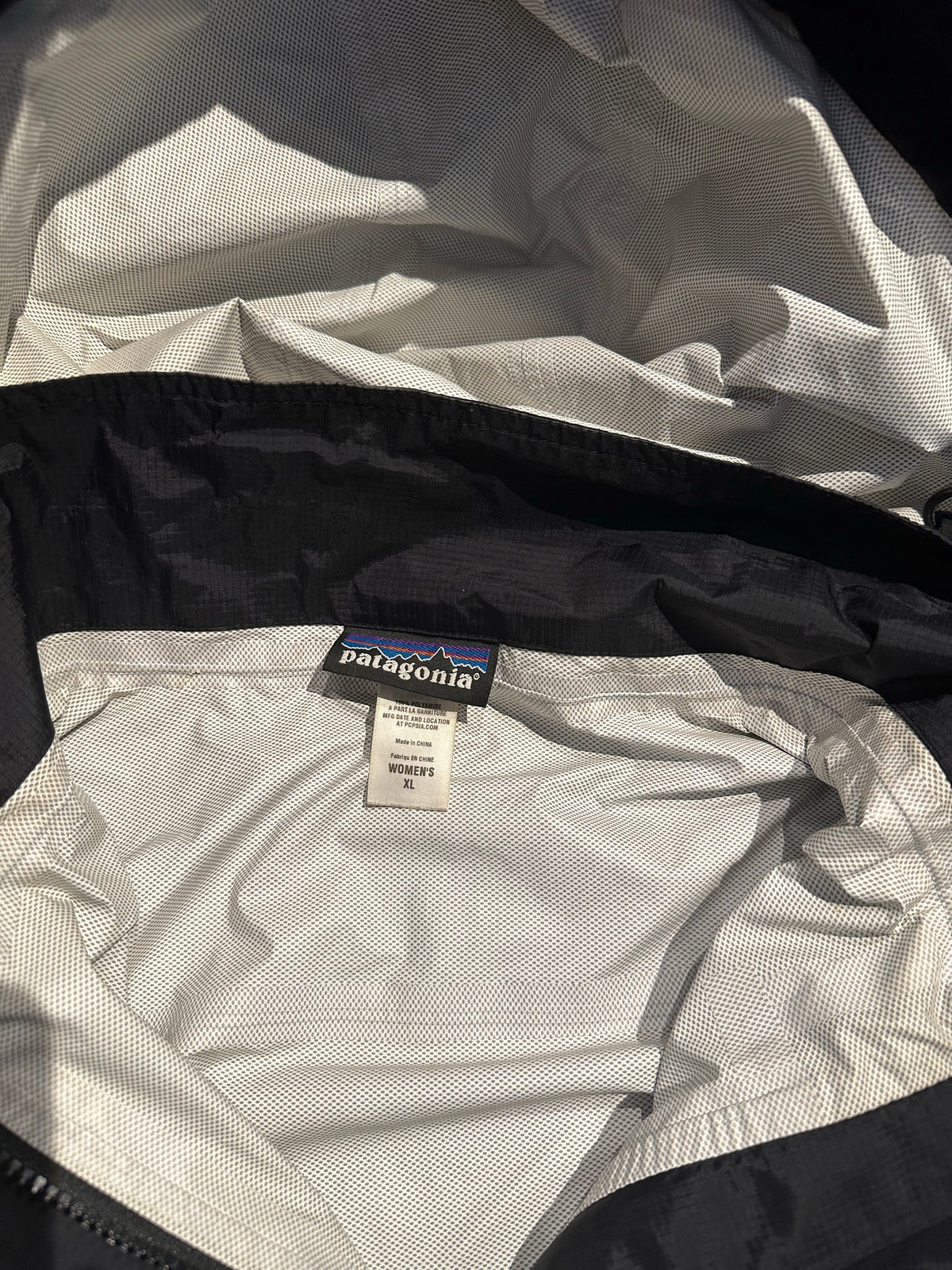 Regenmantel von Patagonia (Damen XL) schwarz